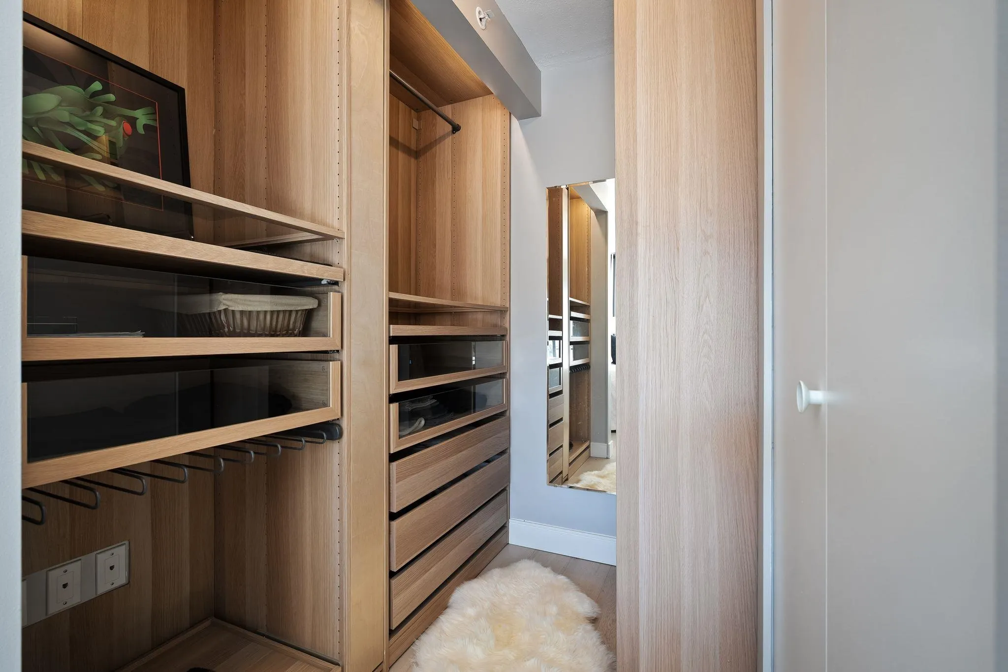 124 W 1st Street #504