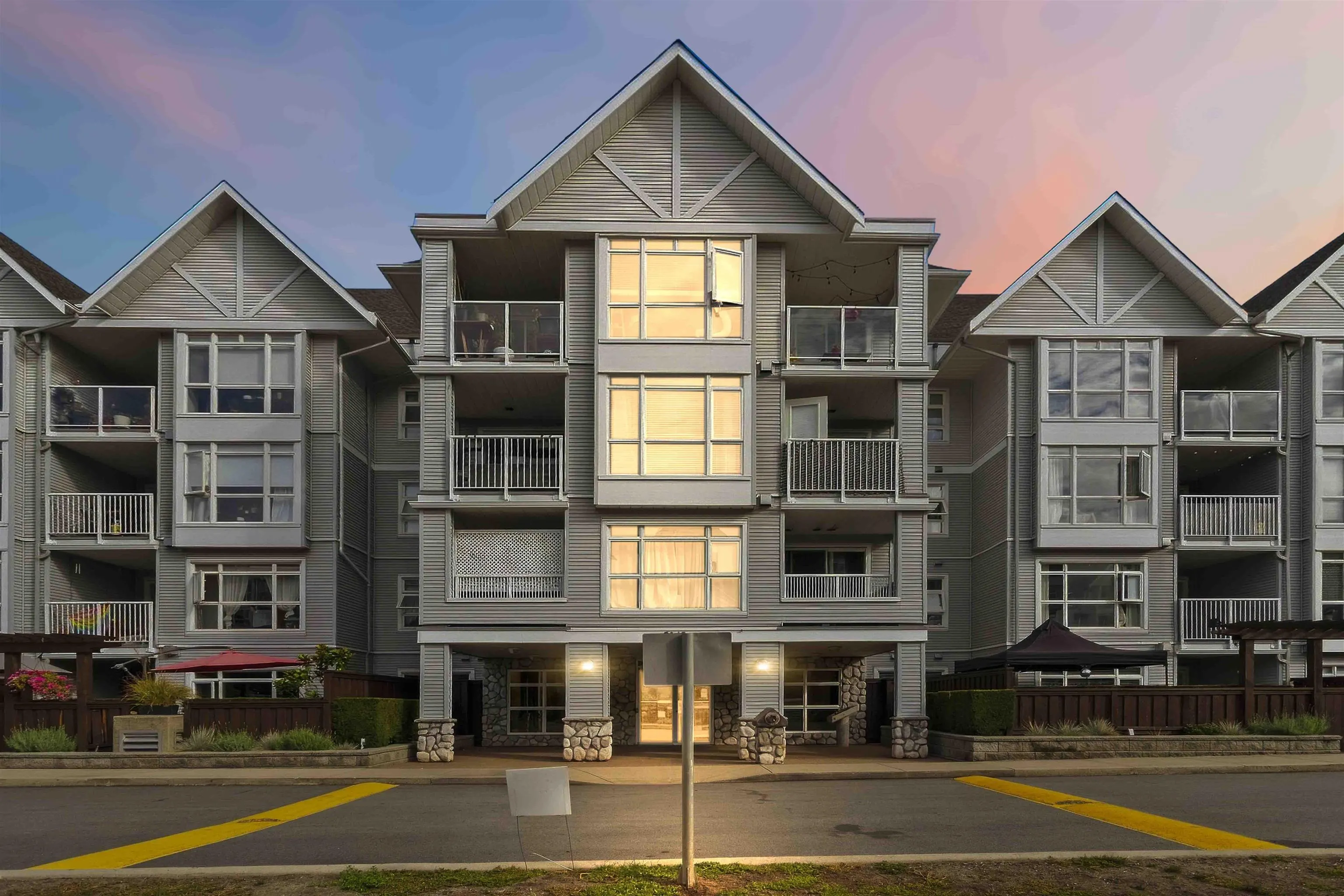 3142 St Johns Street #401