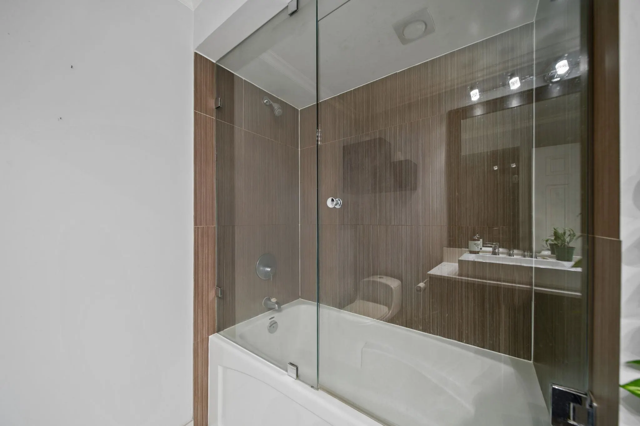 141 W 13th Street #304