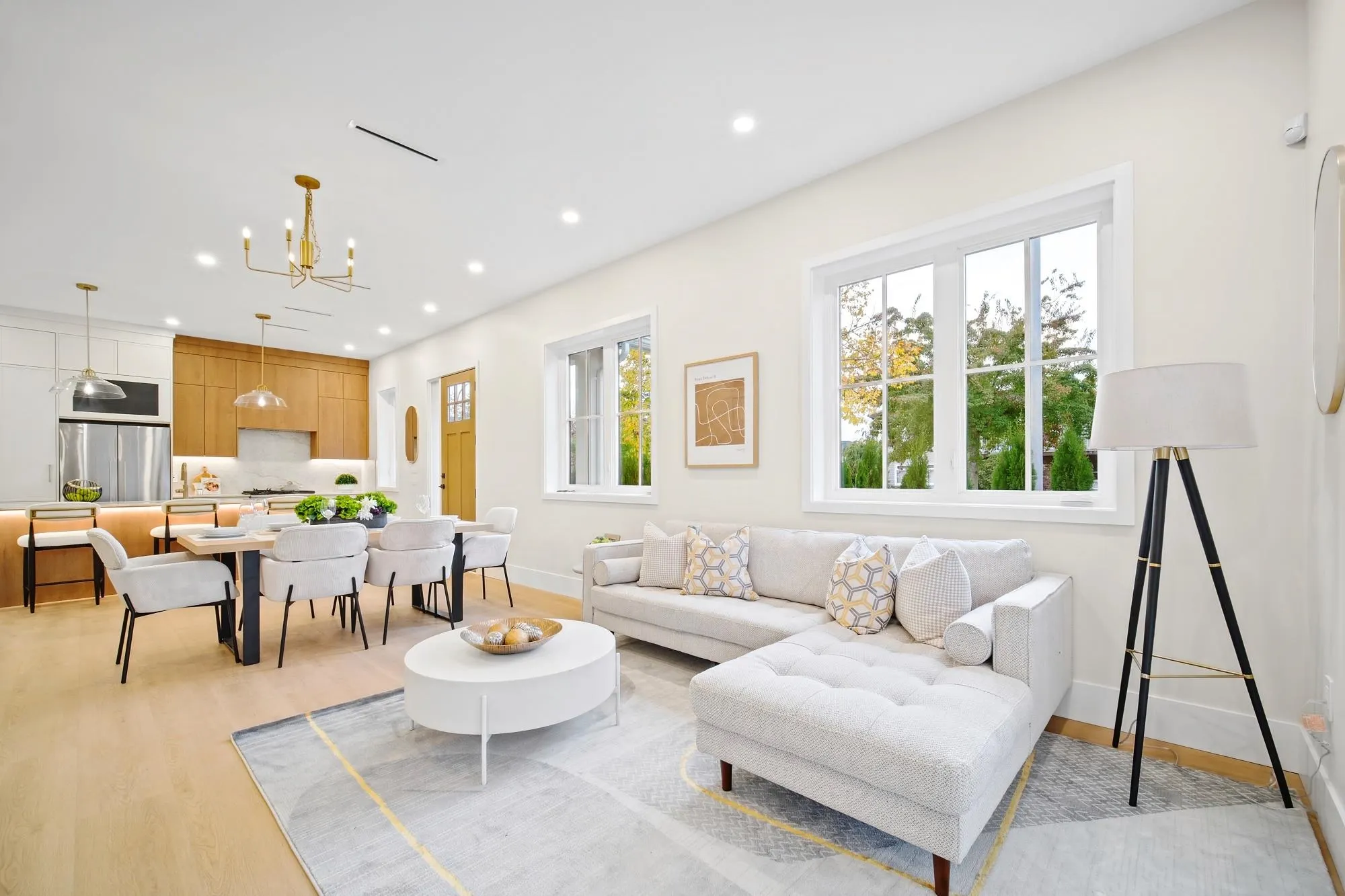 8391 Rideau Drive #2