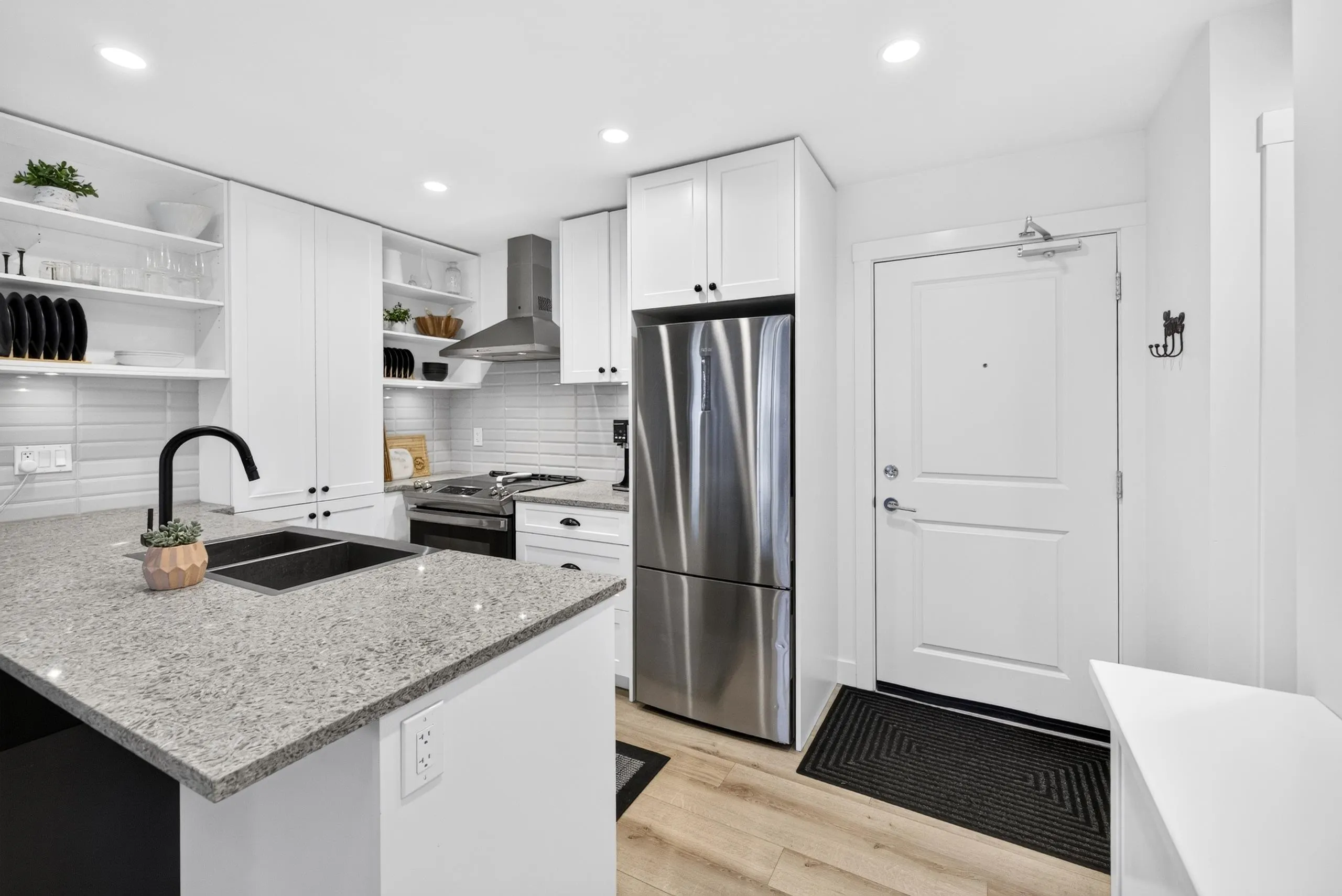 20487 65 Avenue #B306