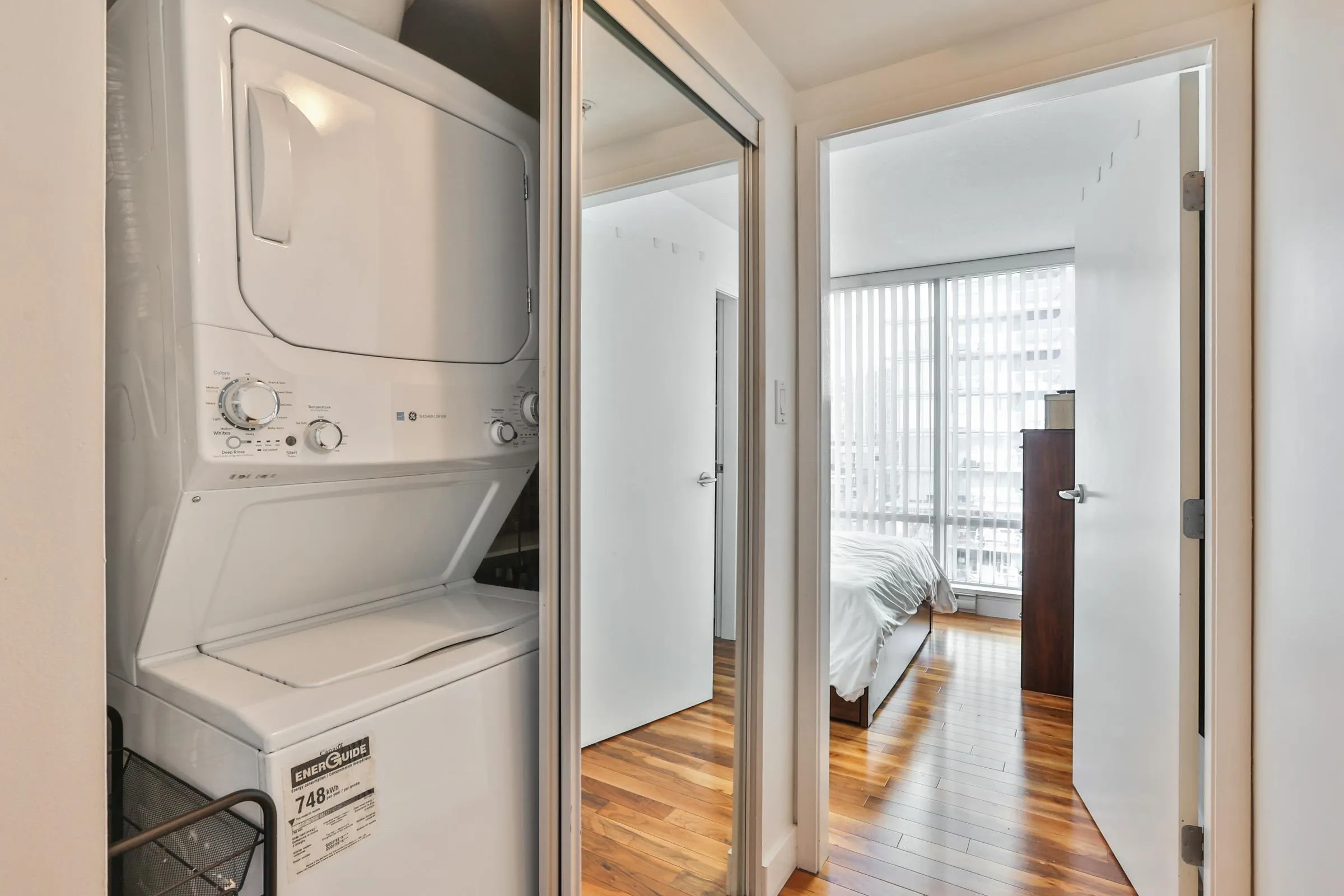 1438 Richards Street #1906
