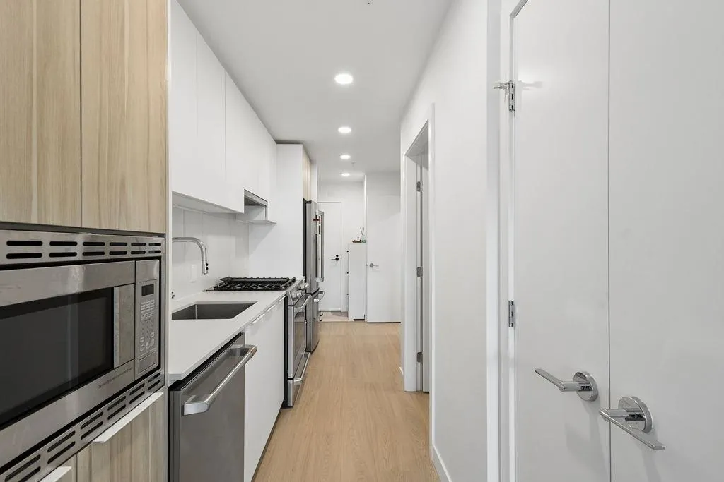 2450 Garden Drive #318