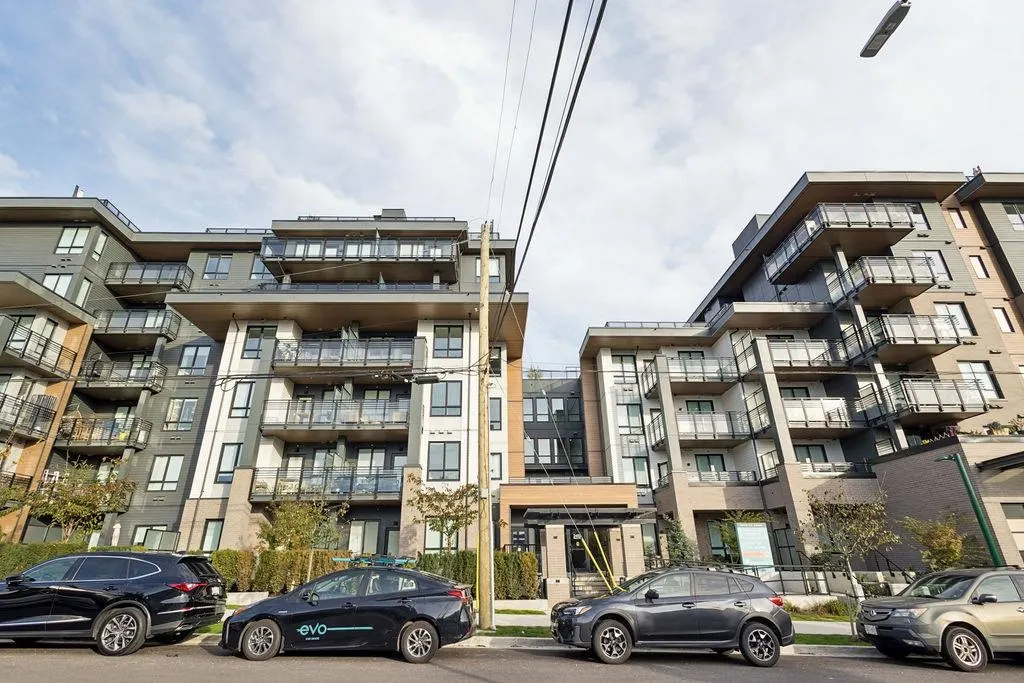 2450 Garden Drive #318
