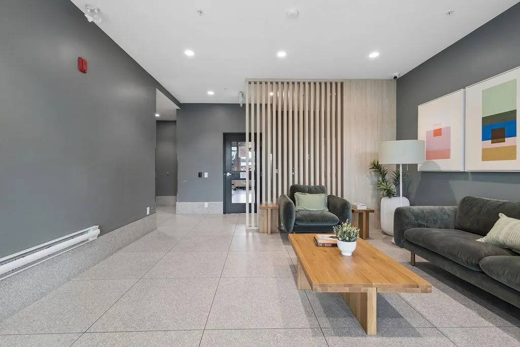2450 Garden Drive #318