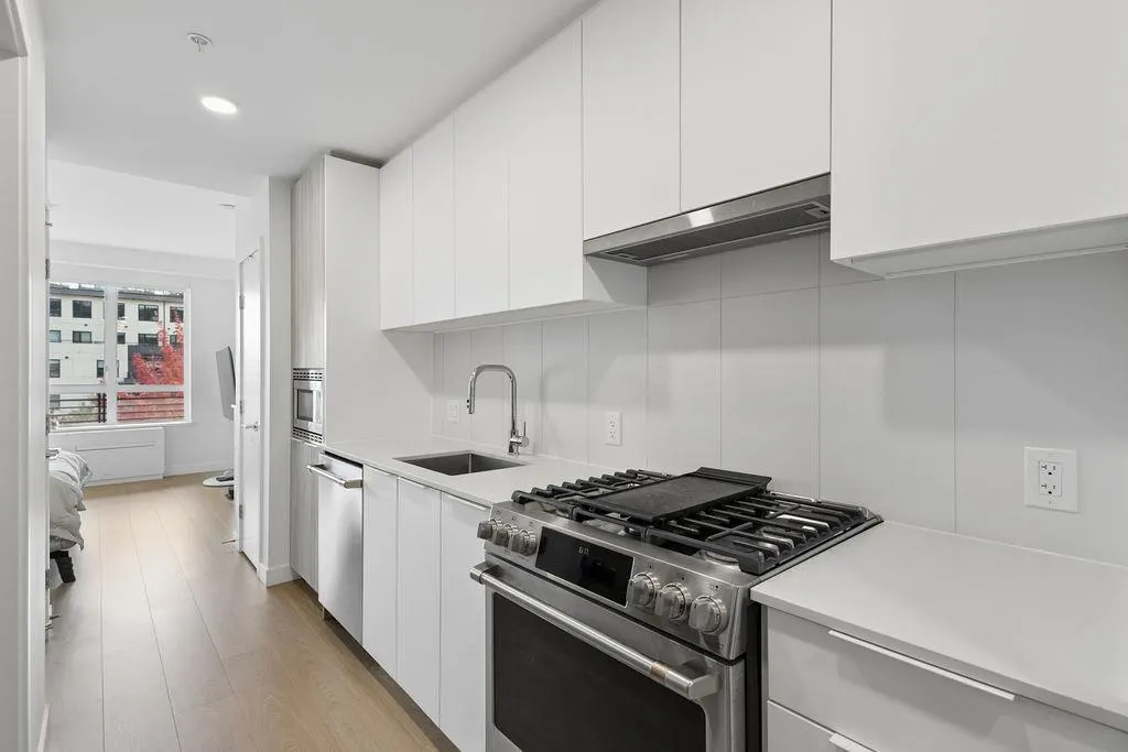 2450 Garden Drive #318