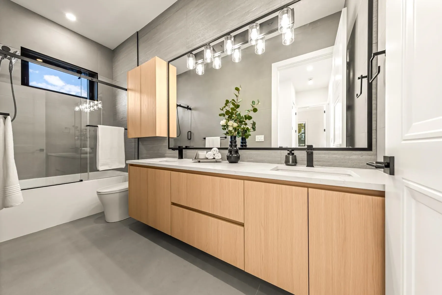 2686 Mcgill Street #2