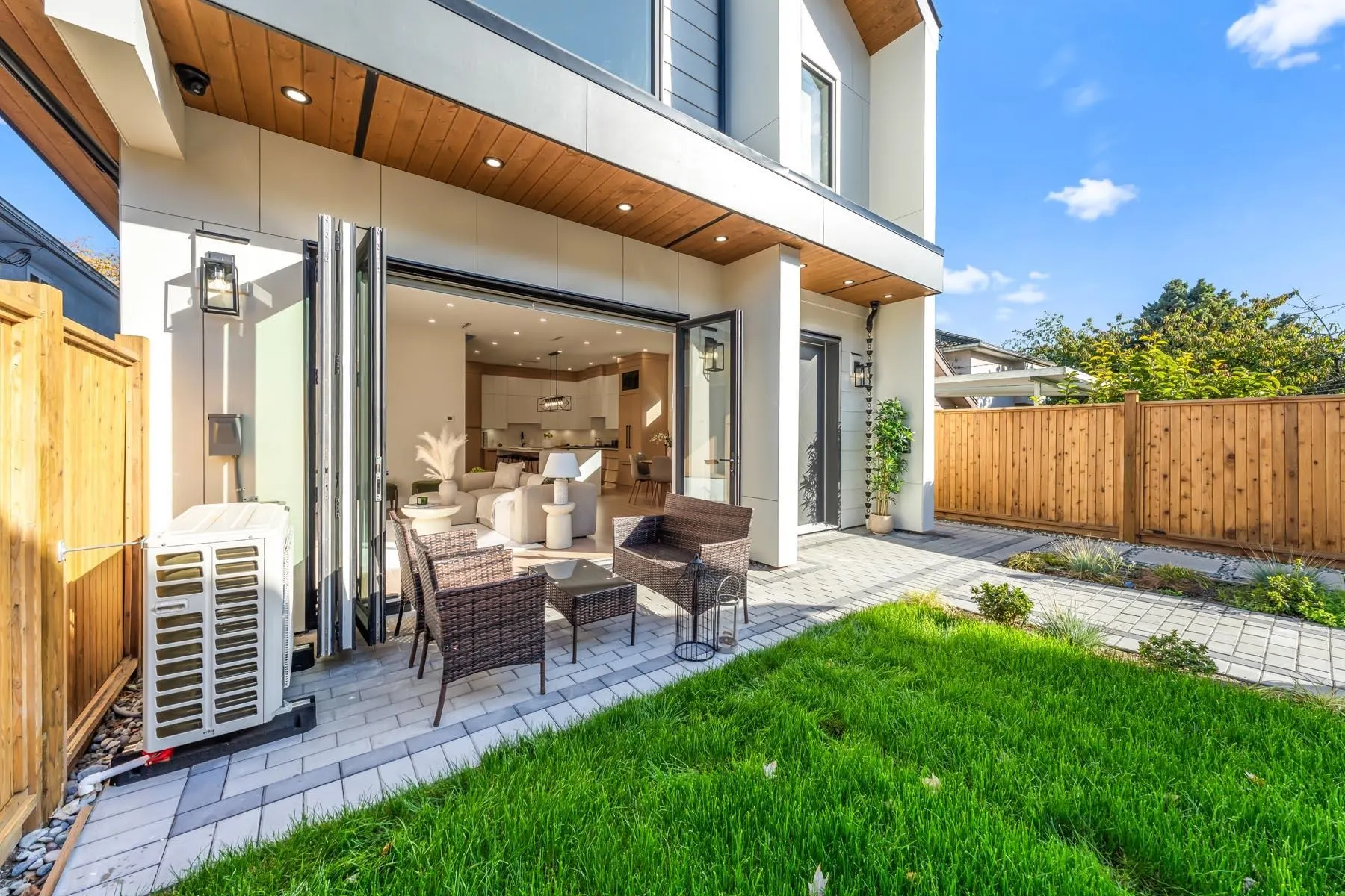 2686 Mcgill Street #2