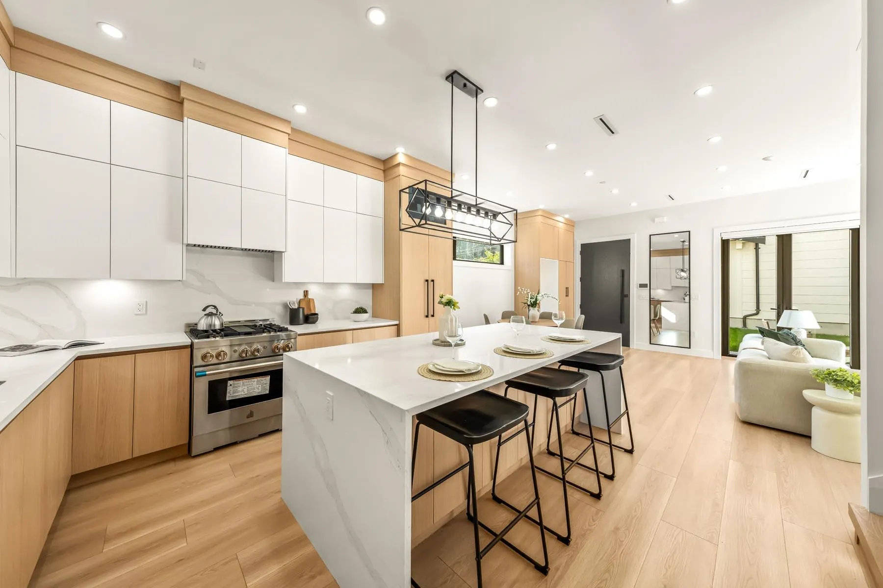 2686 Mcgill Street #2