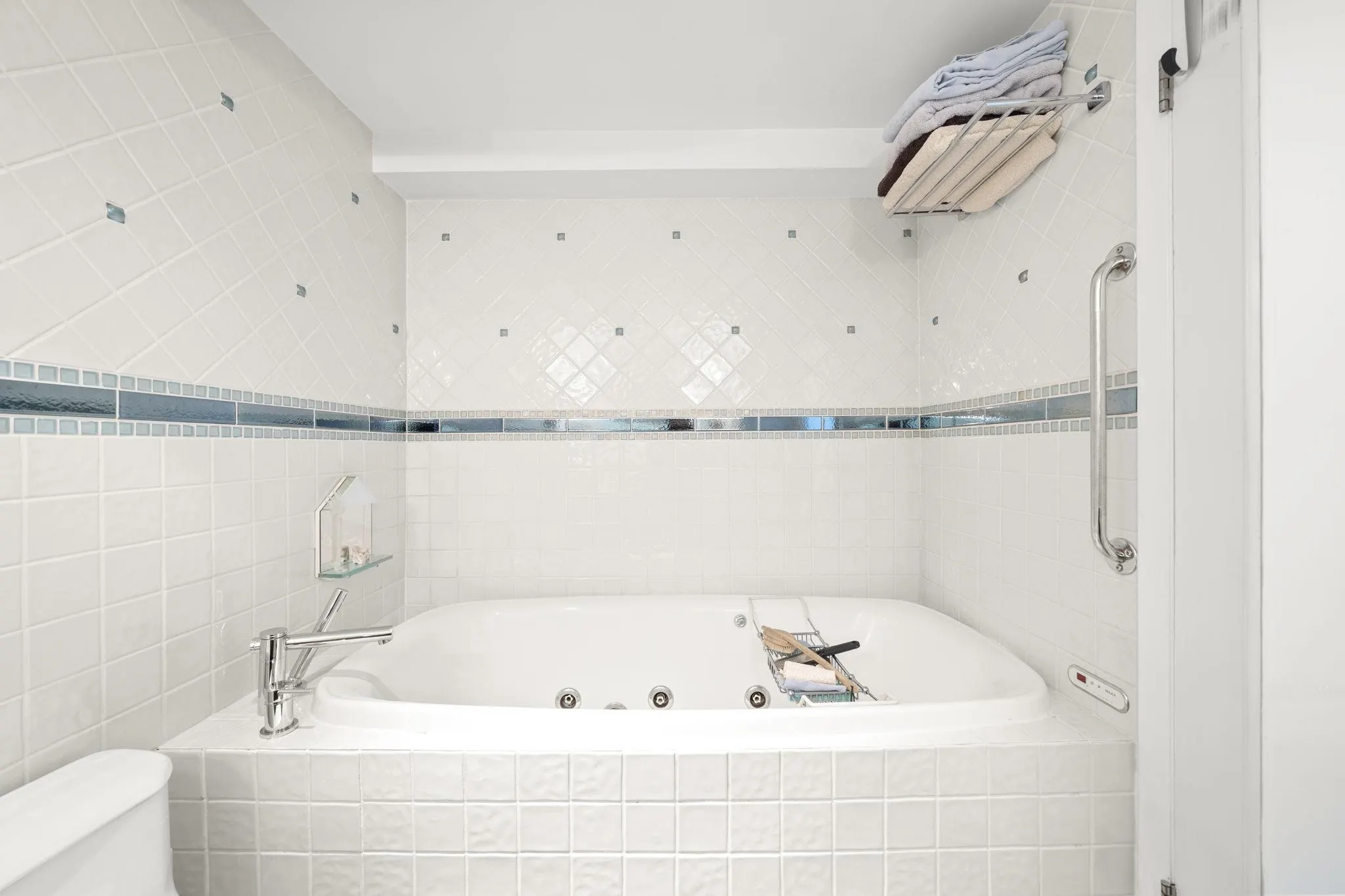 1575 Beach Avenue #402