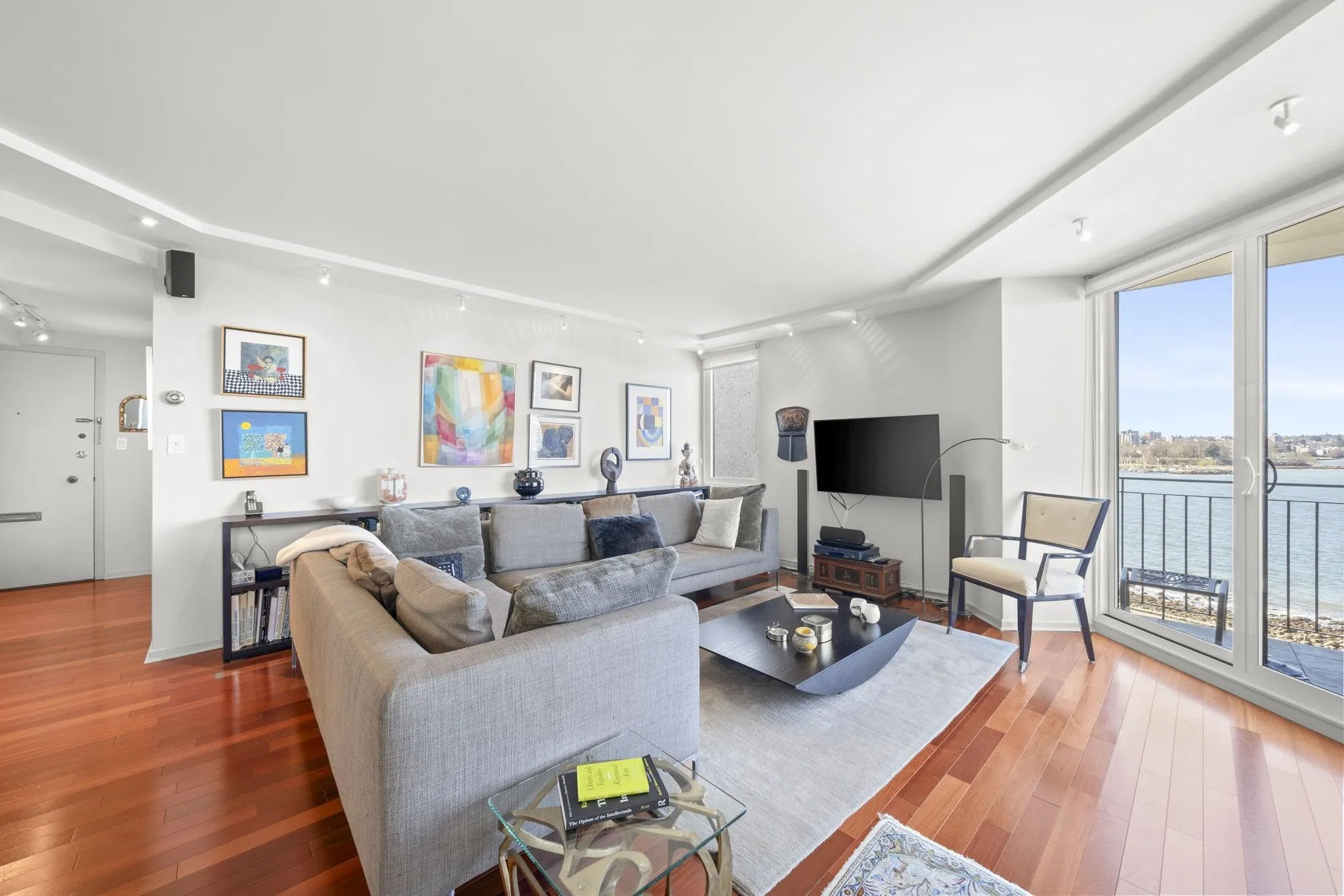 1575 Beach Avenue #402