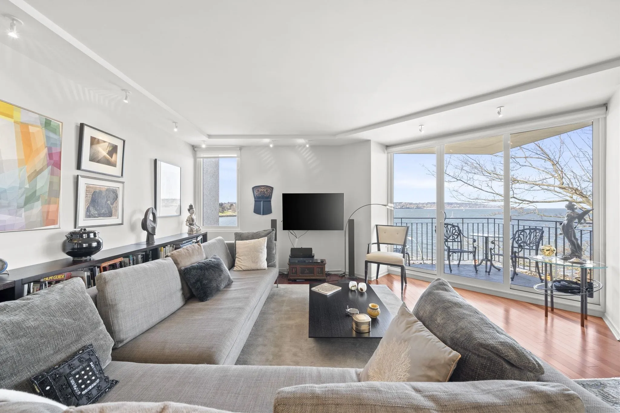 1575 Beach Avenue #402
