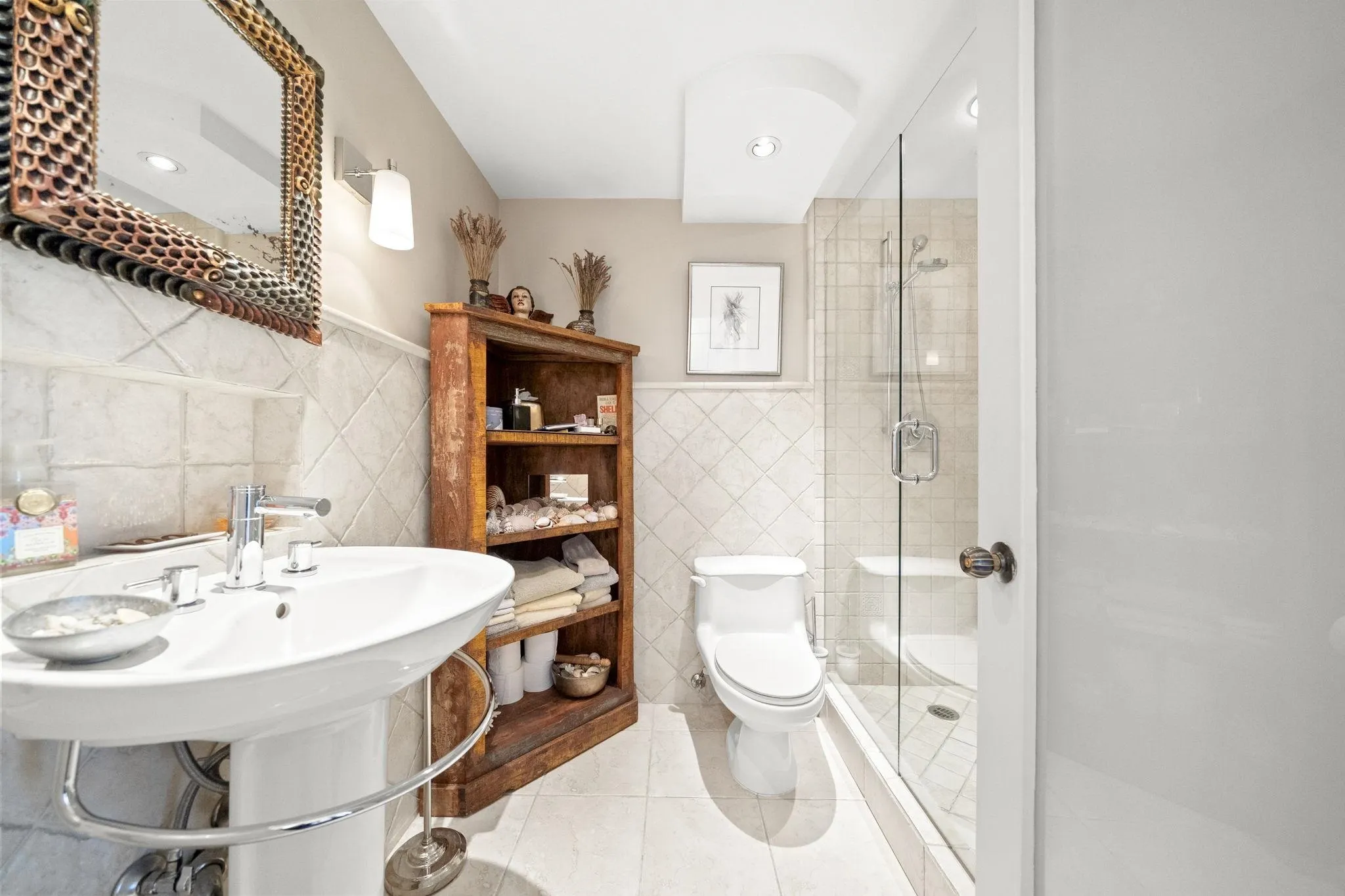 1575 Beach Avenue #402