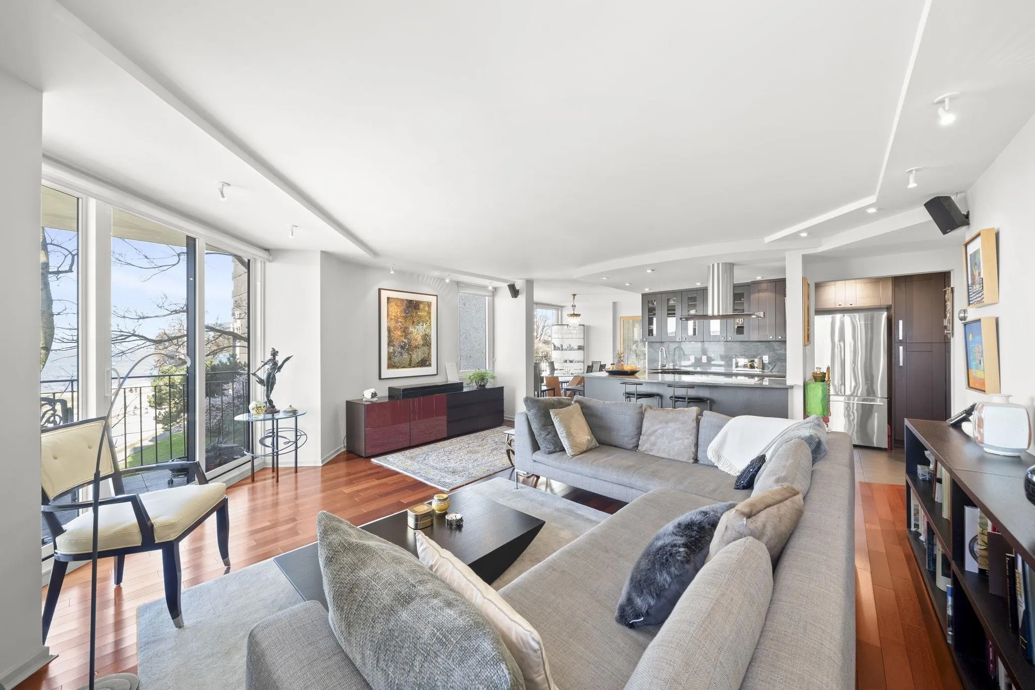 1575 Beach Avenue #402