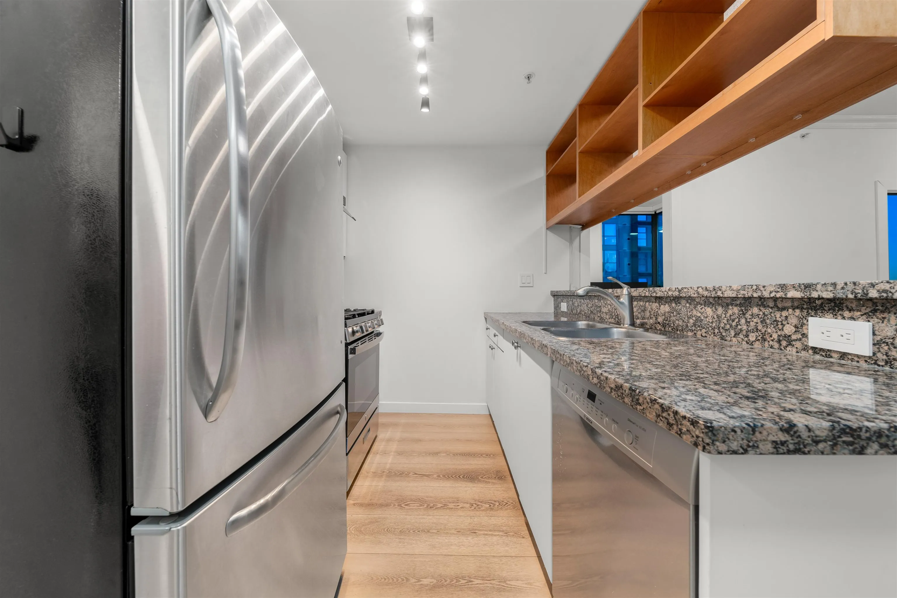 928 Richards Street #1805