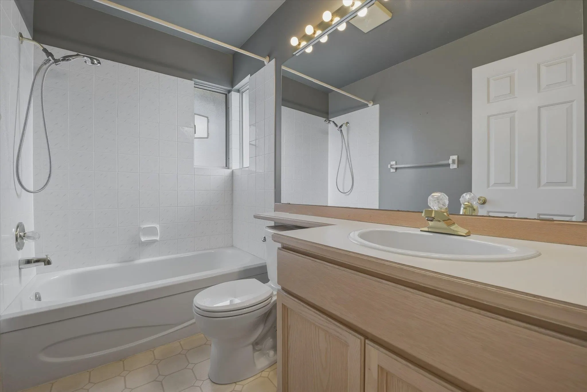 920 Citadel Drive #18