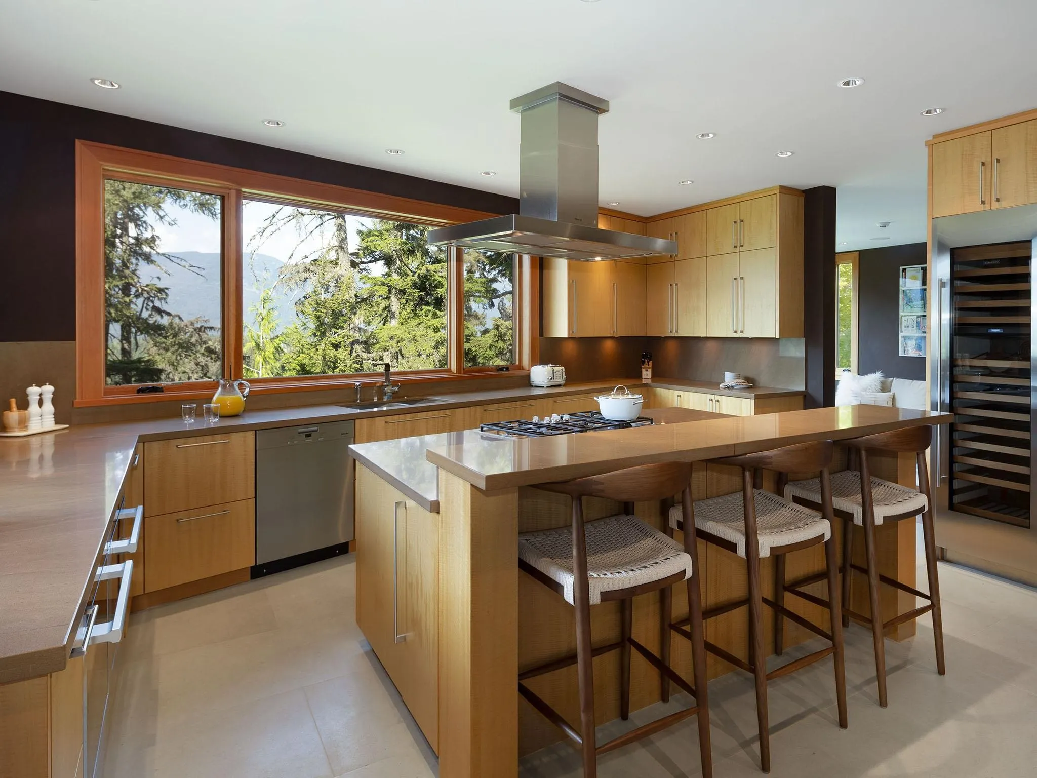 3855 Sunridge Court