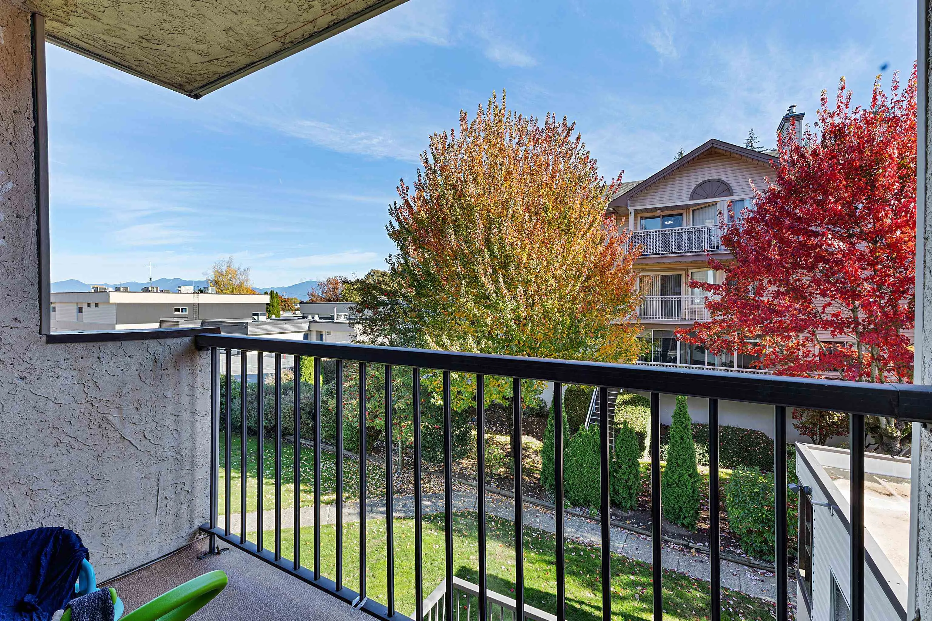 32733 E Broadway Street #206