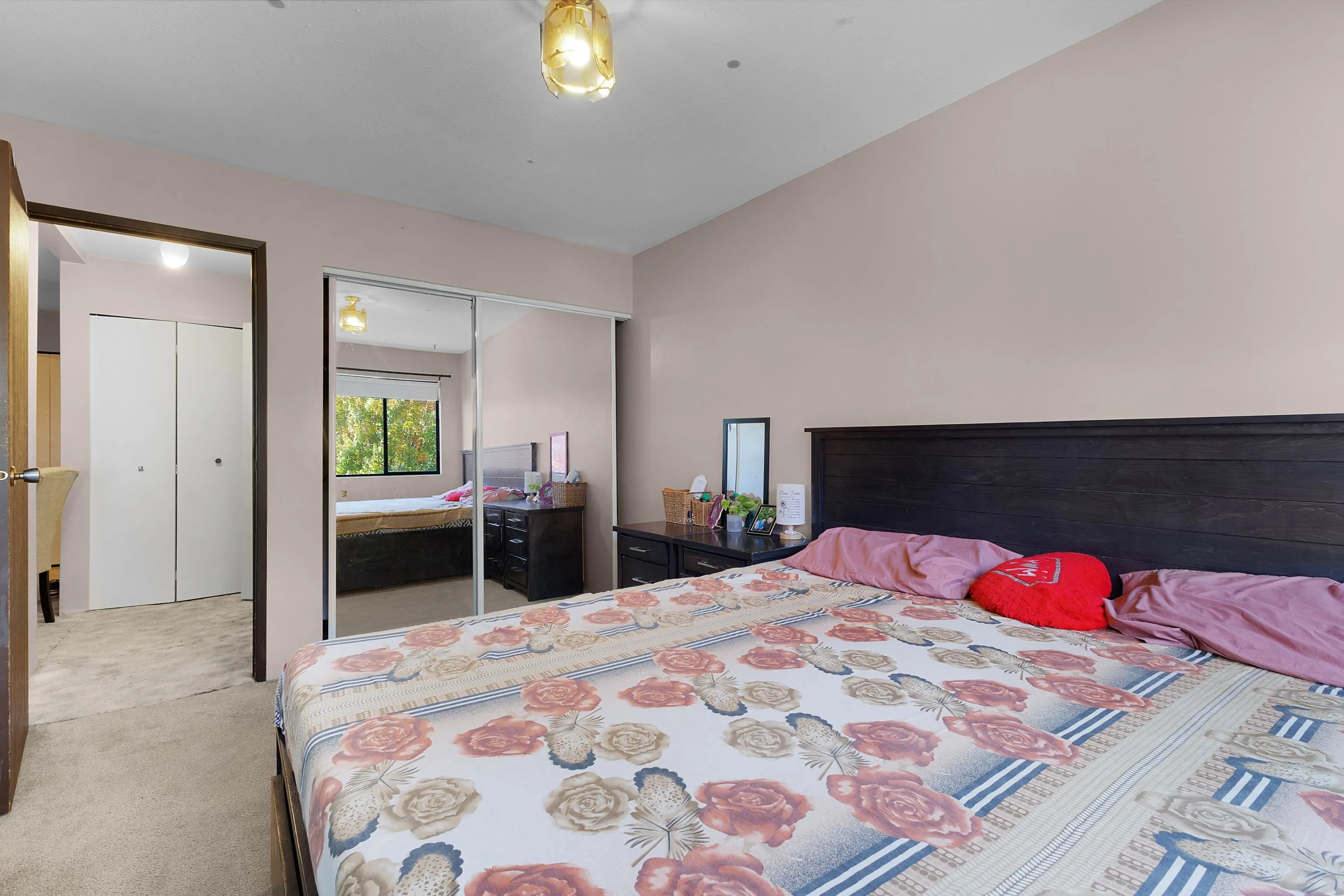32733 E Broadway Street #206