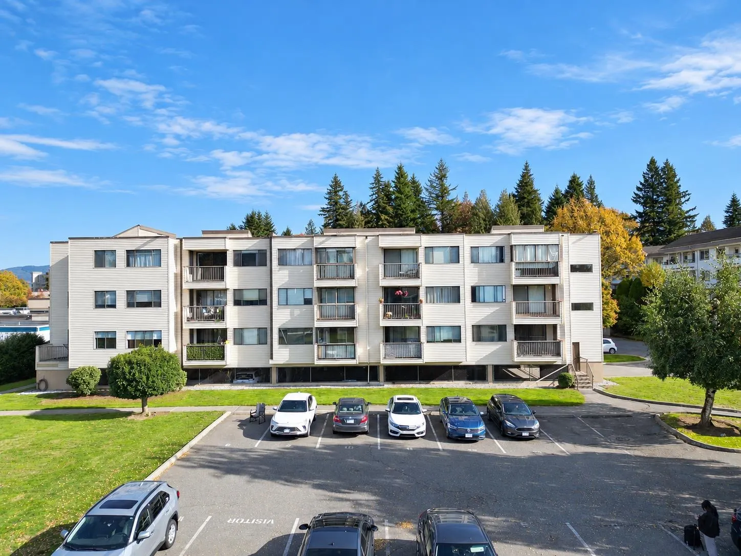 32733 E Broadway Street #206