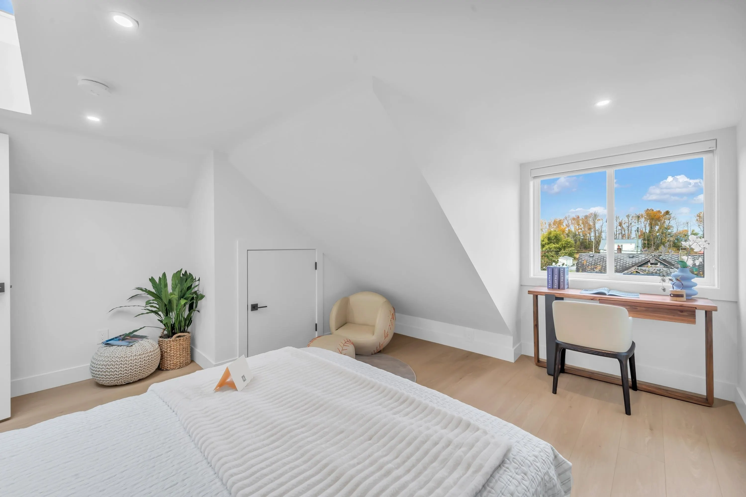 4489 Savoy Street