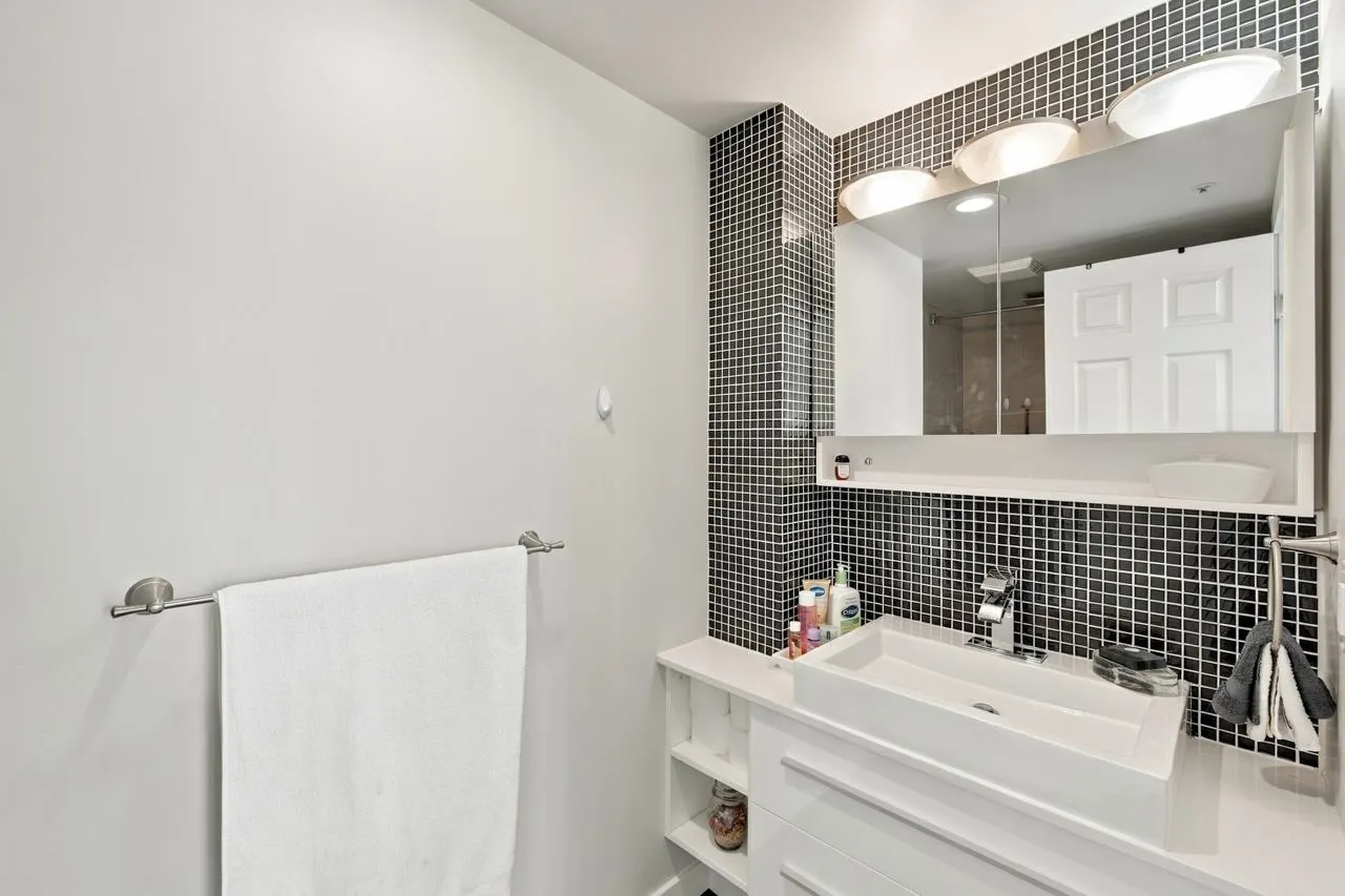 950 Cambie Street #804