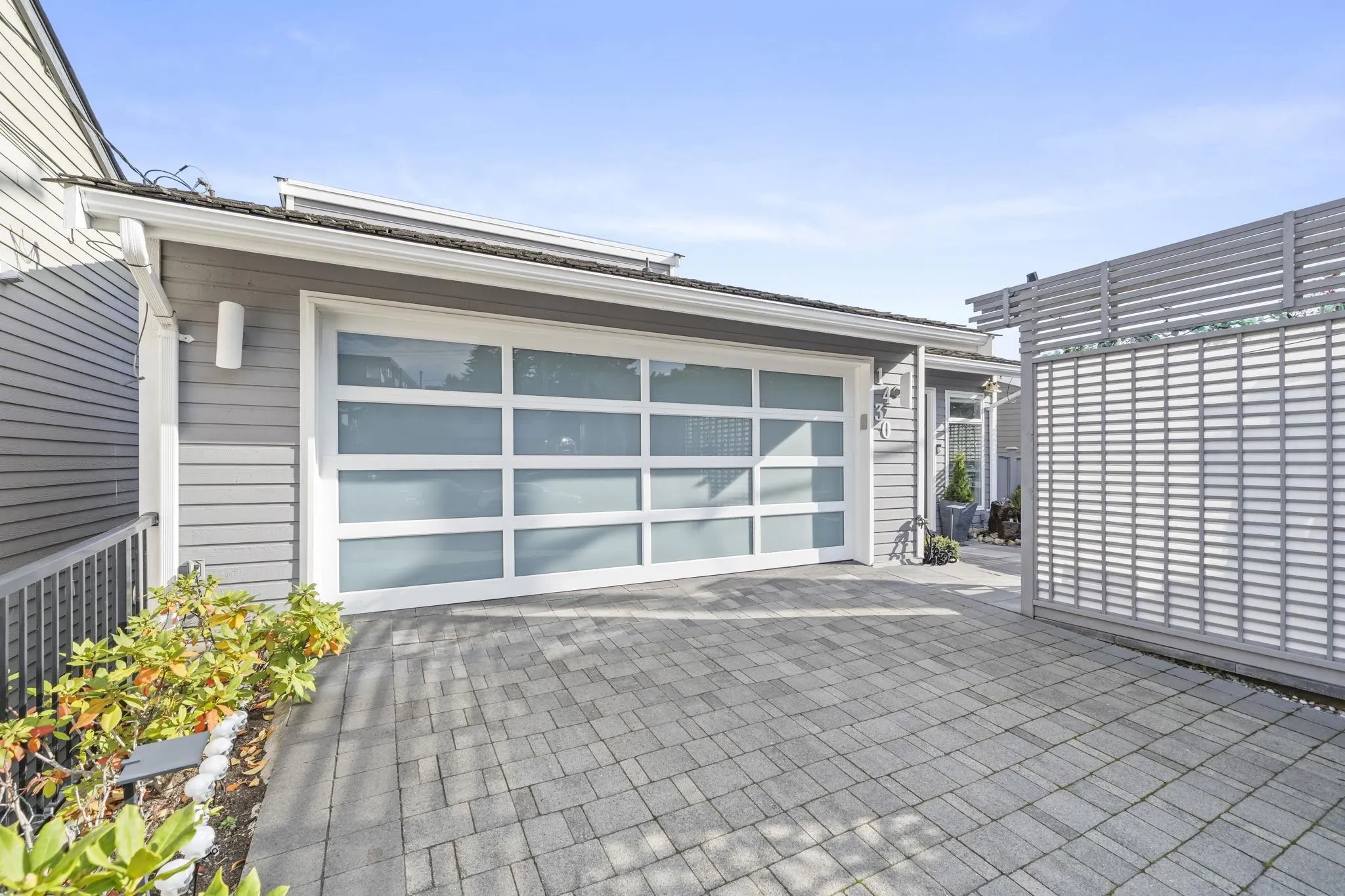 1430 View Crescent