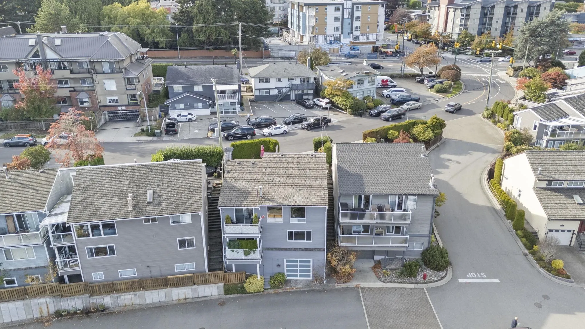 1430 View Crescent