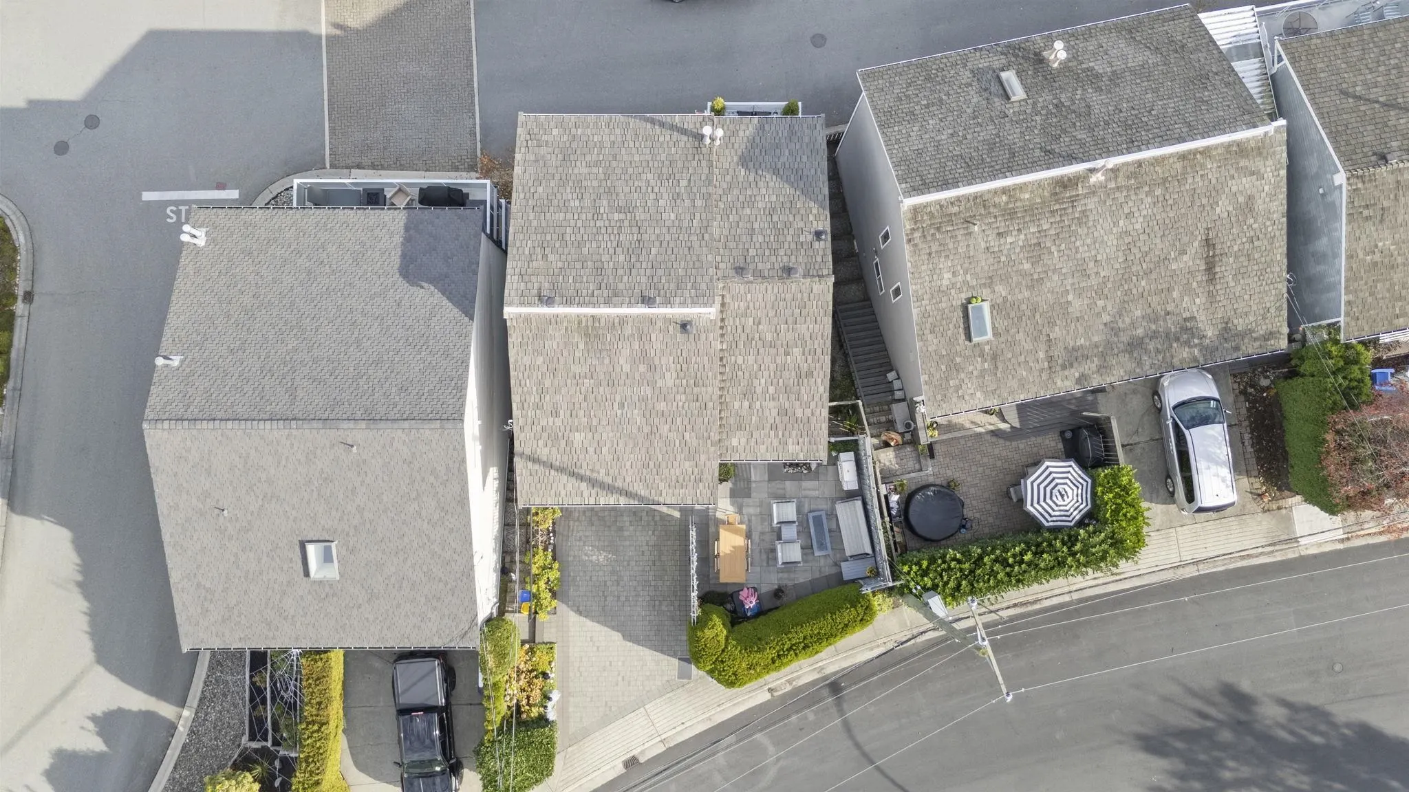 1430 View Crescent