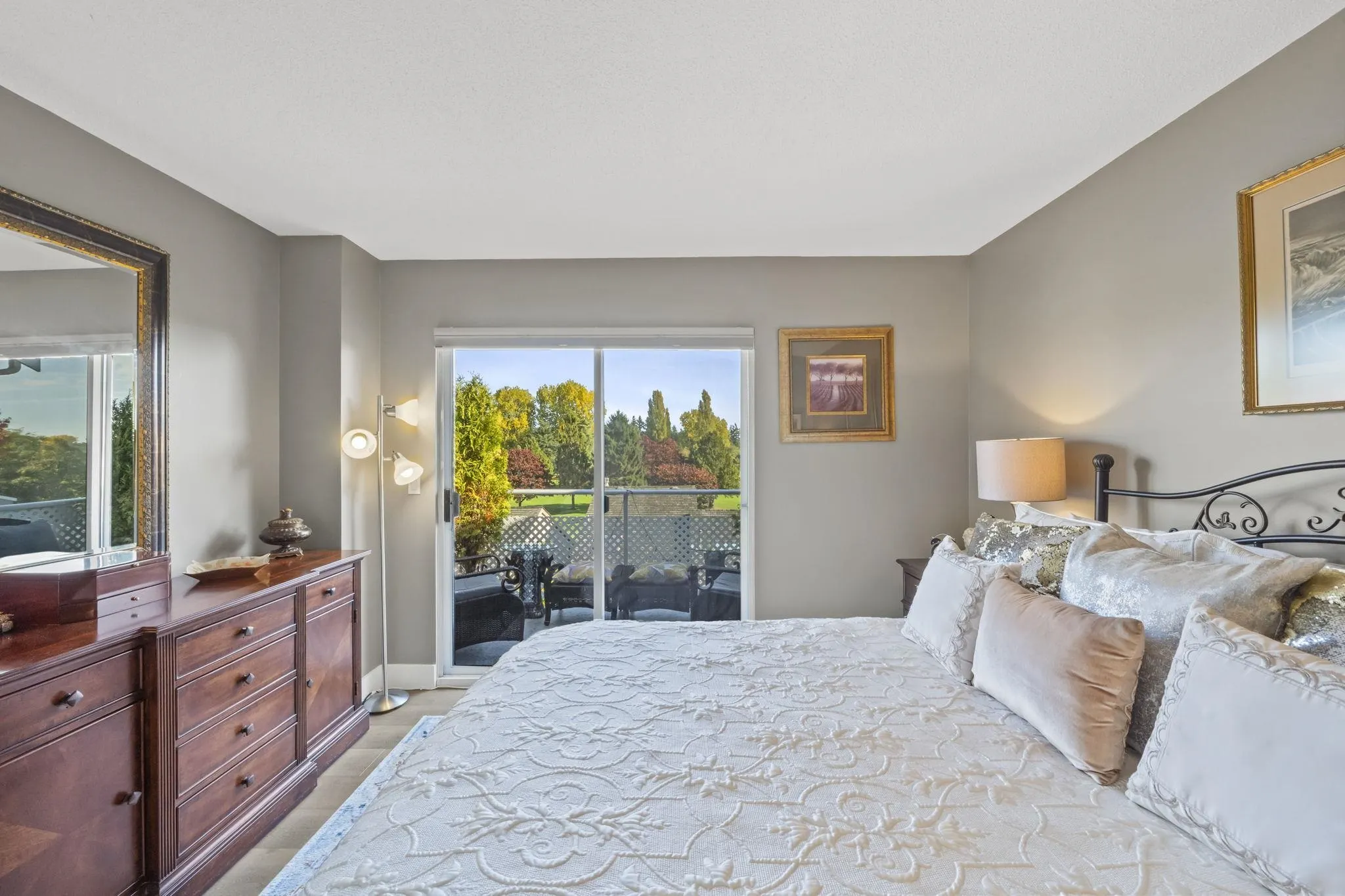 1430 View Crescent