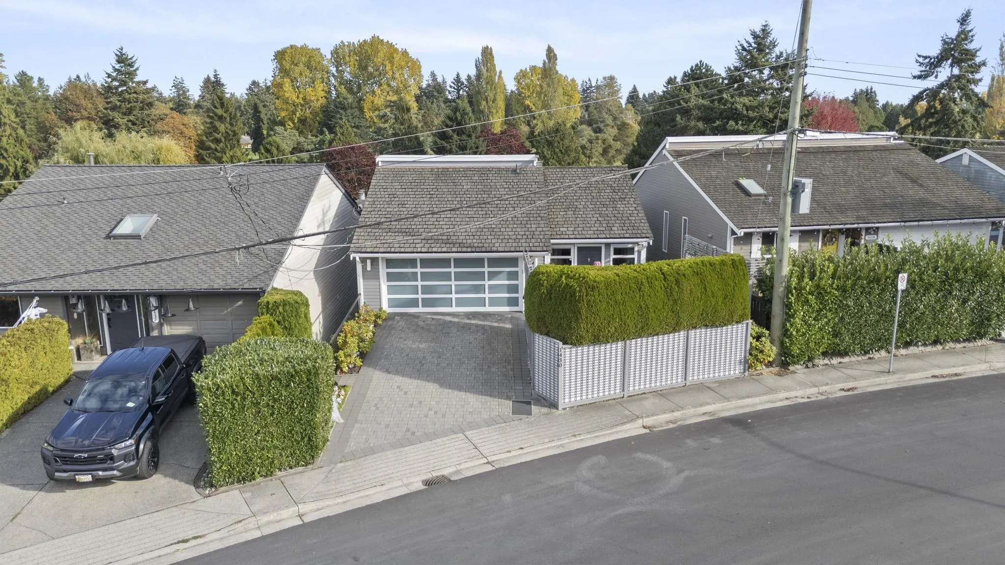 1430 View Crescent
