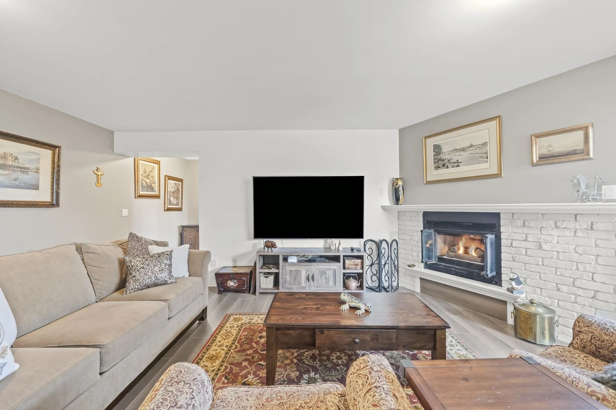 1430 View Crescent