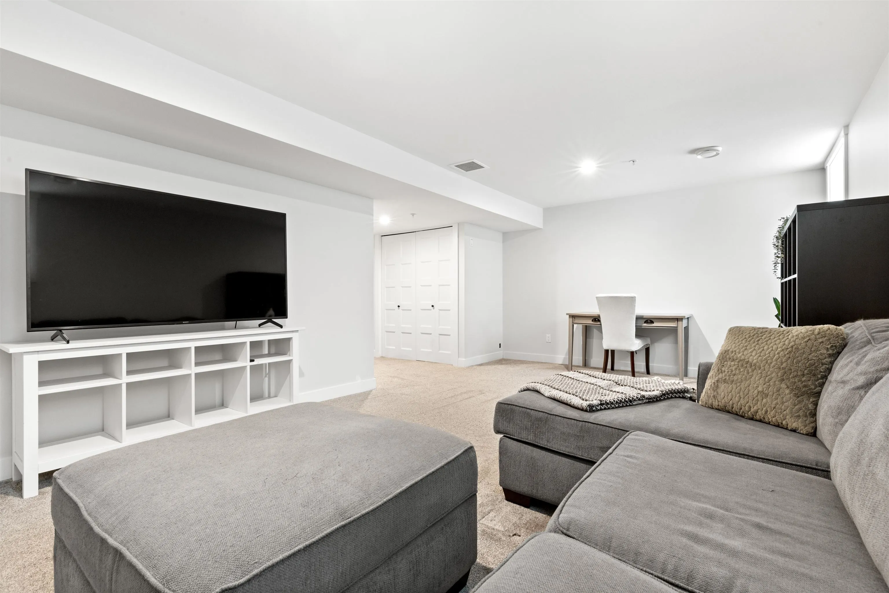 7140 Maitland Avenue #6