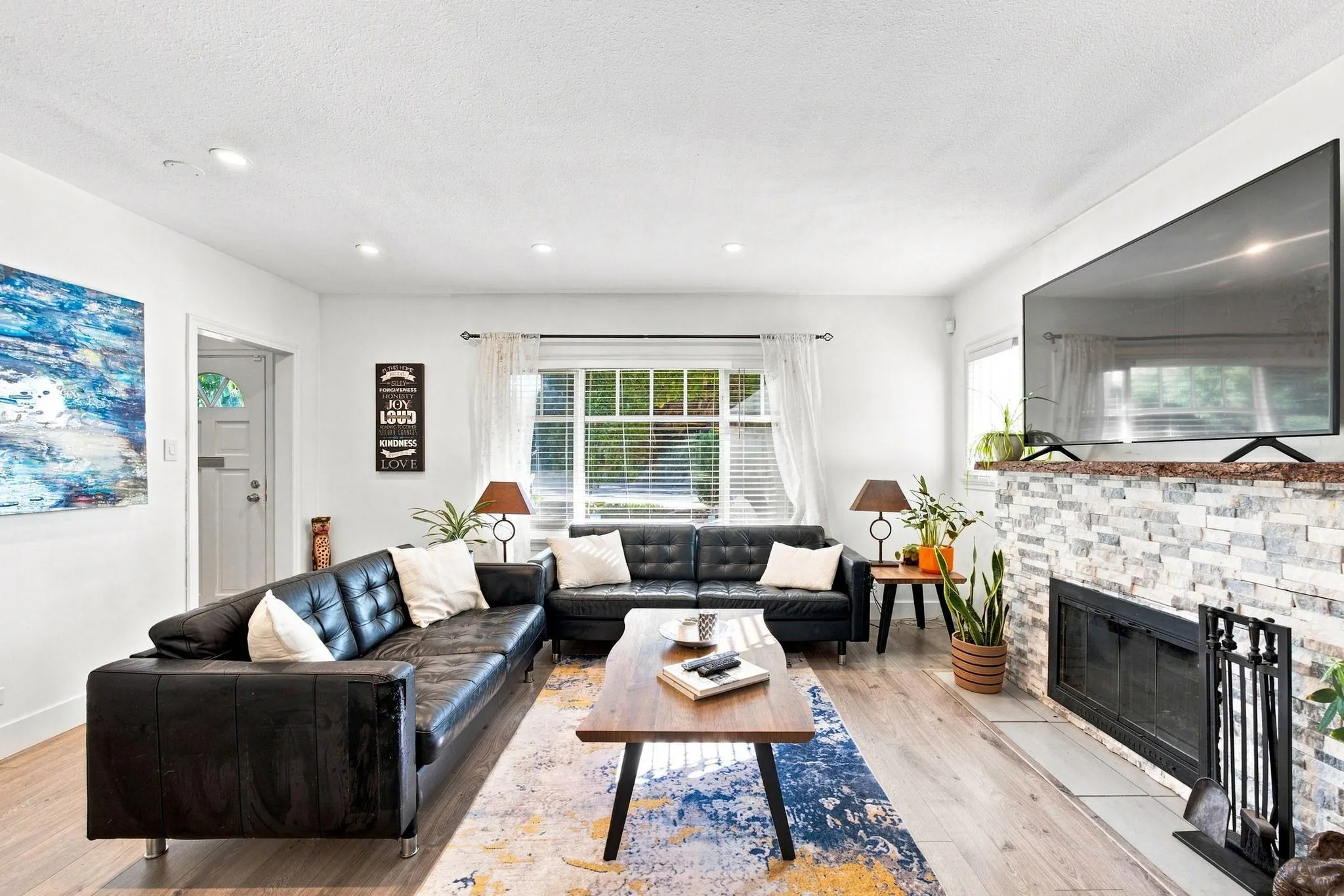 300 E 25th Street