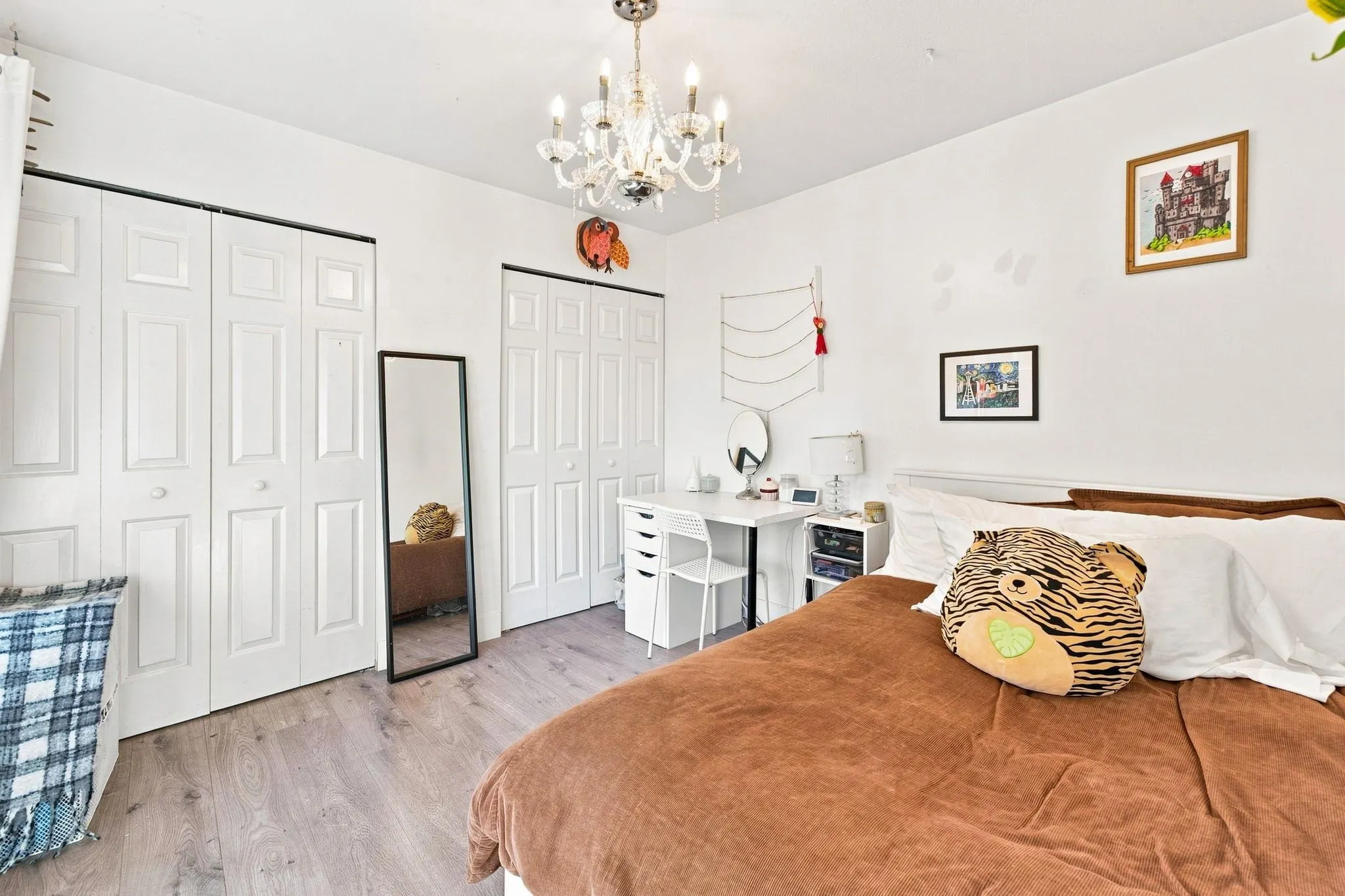 300 E 25th Street