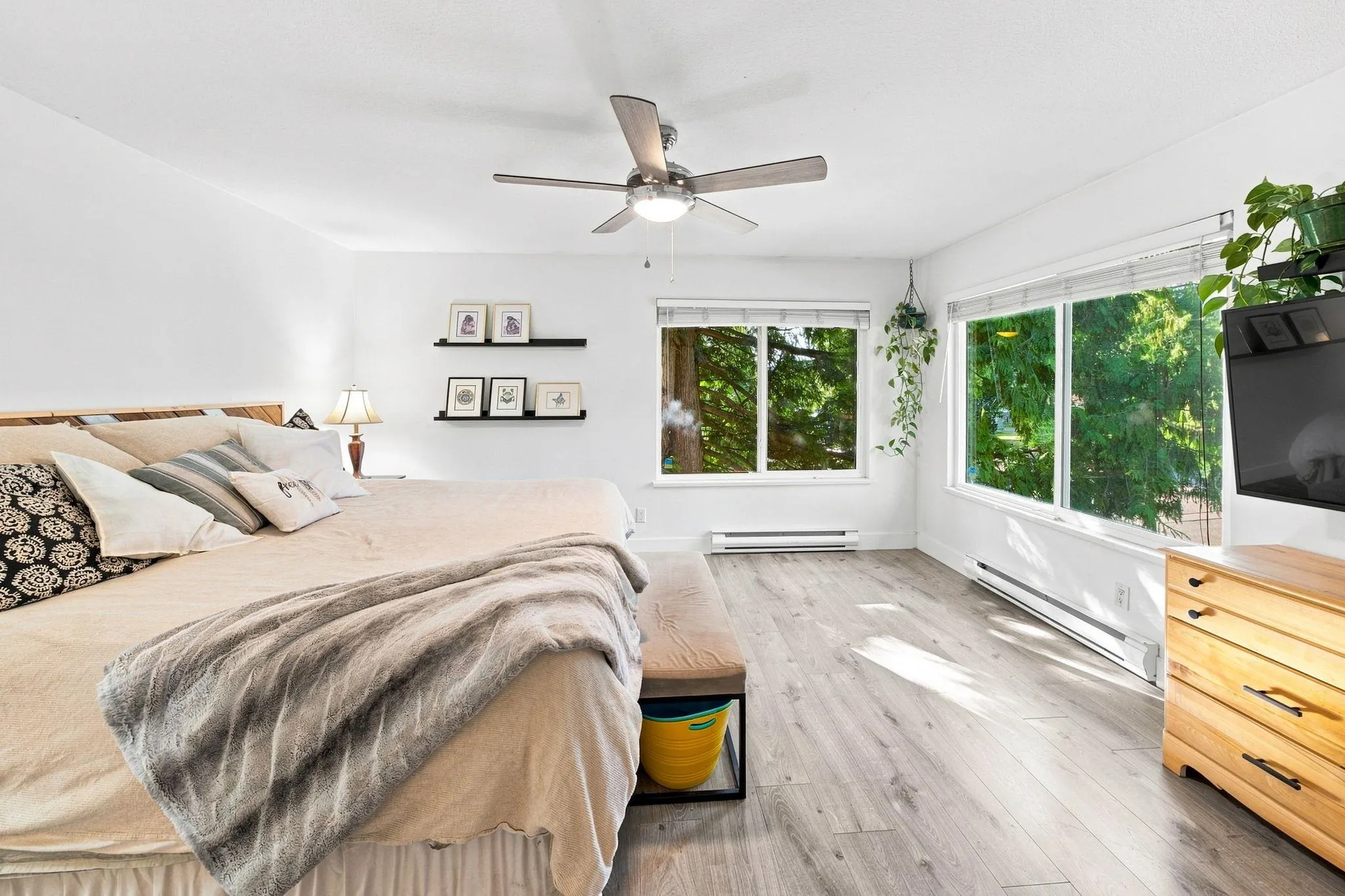 300 E 25th Street
