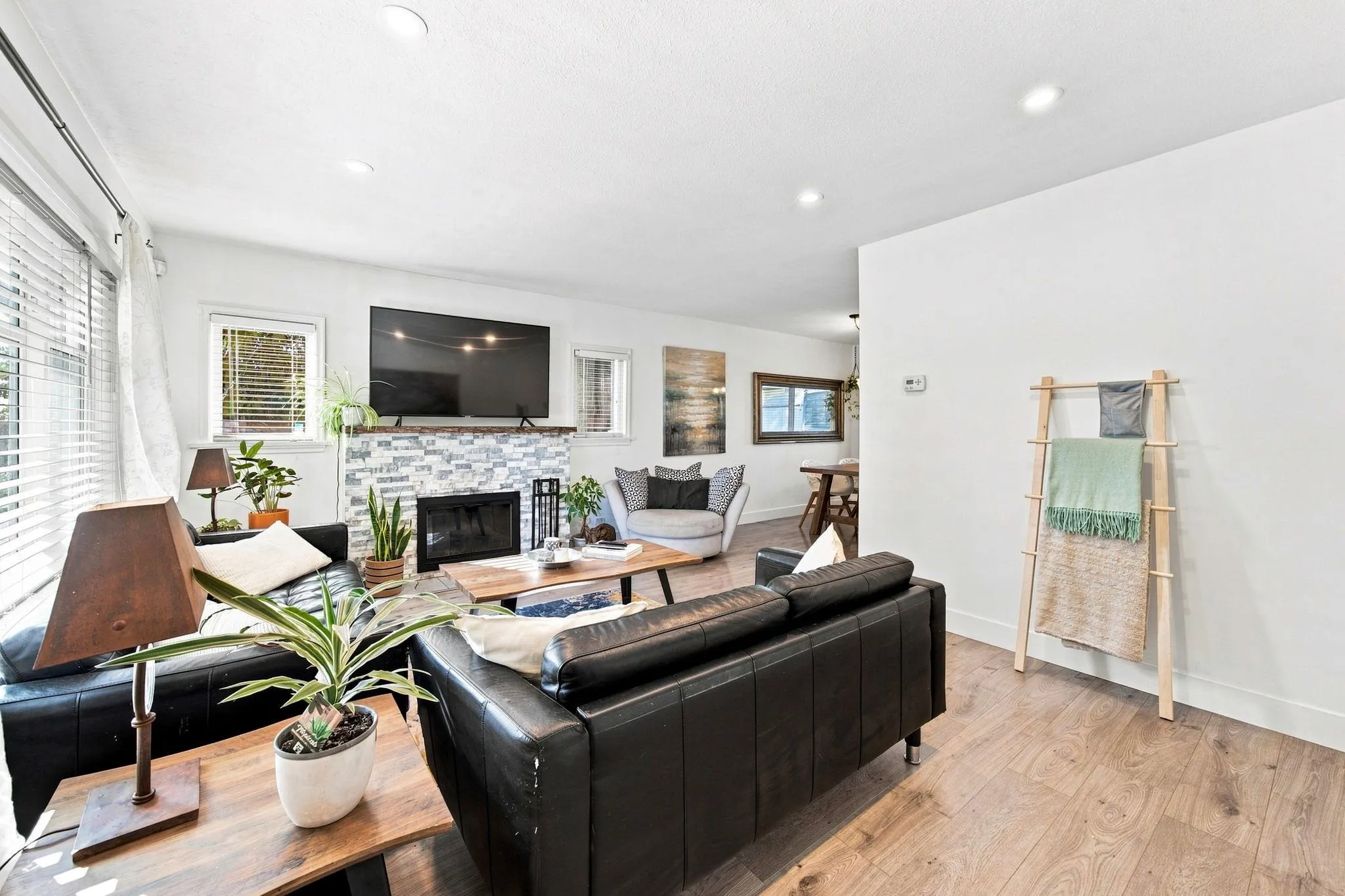 300 E 25th Street
