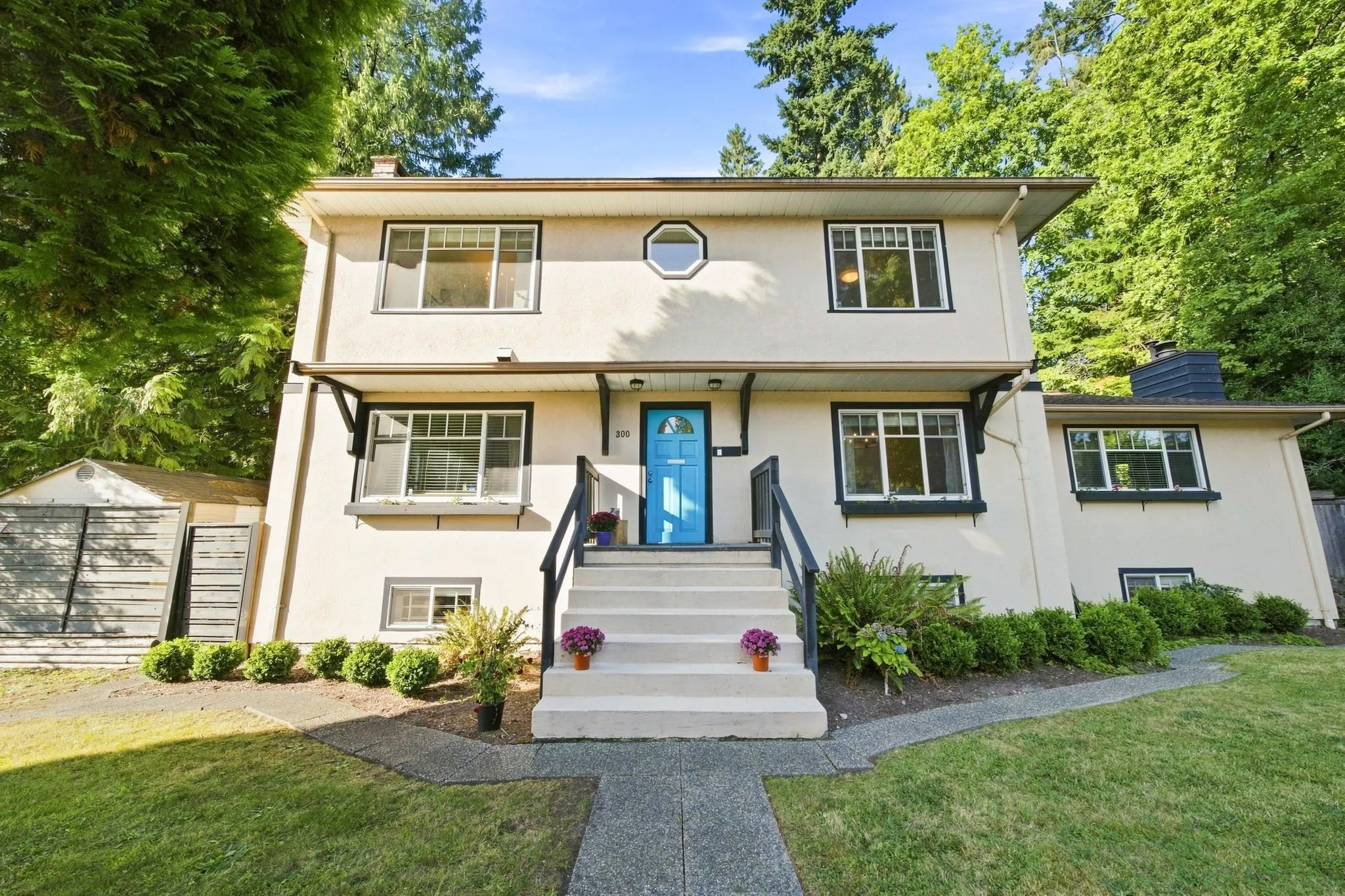 300 E 25th Street