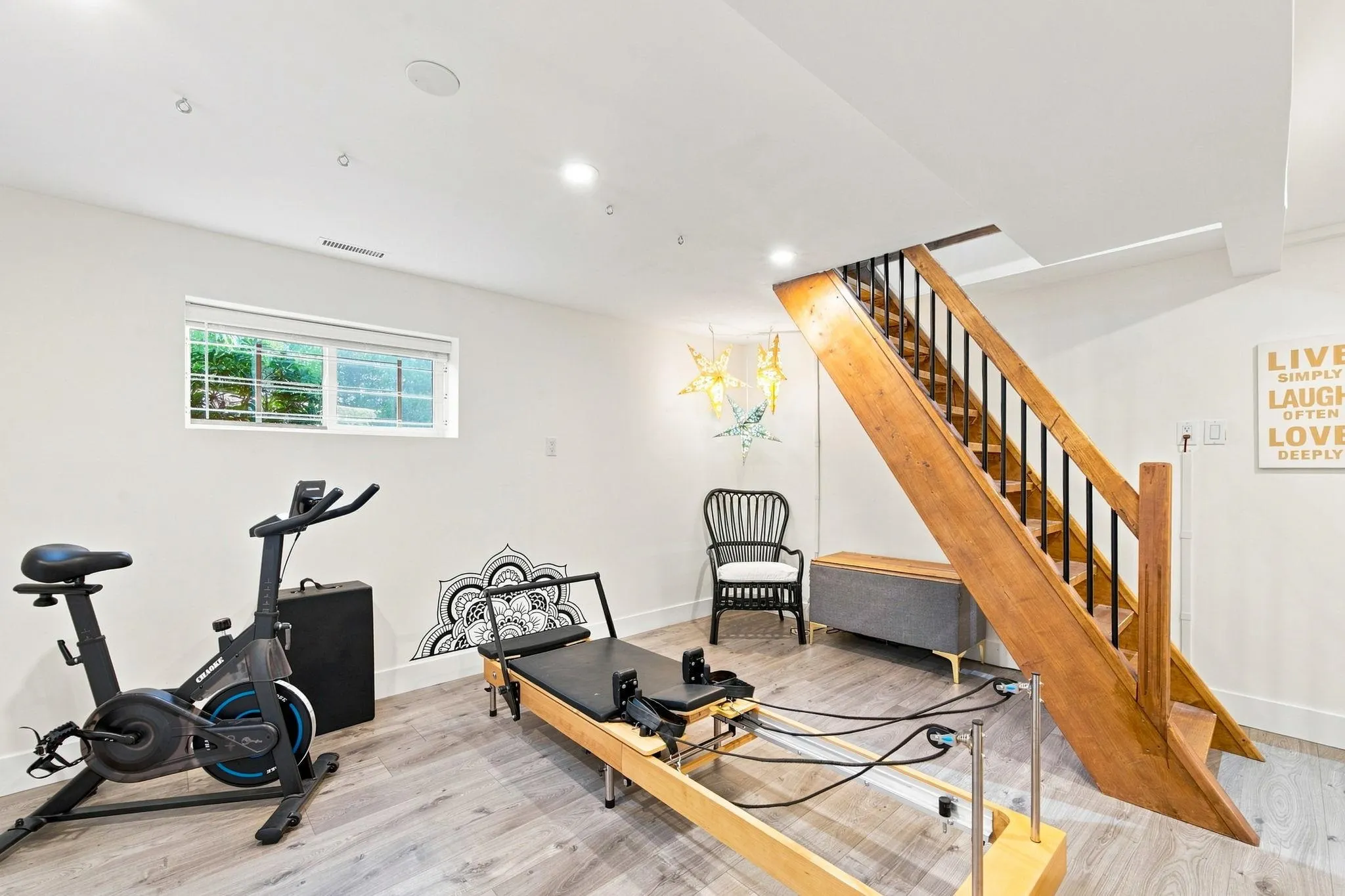 300 E 25th Street