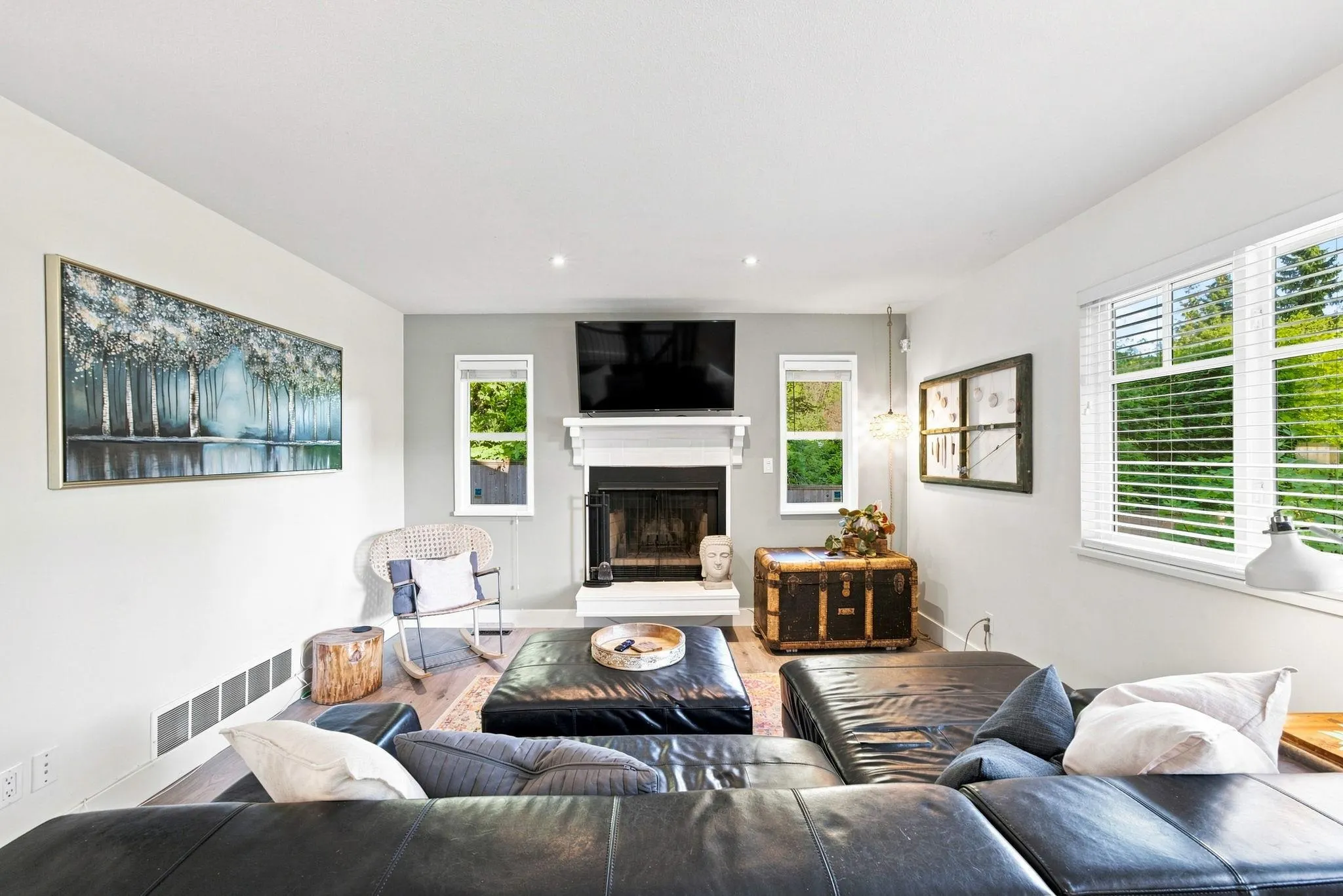 300 E 25th Street