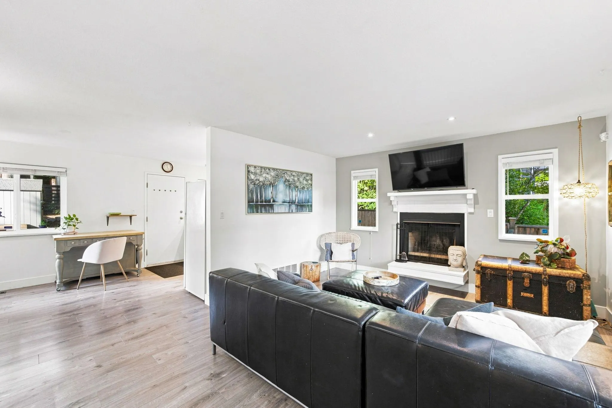 300 E 25th Street