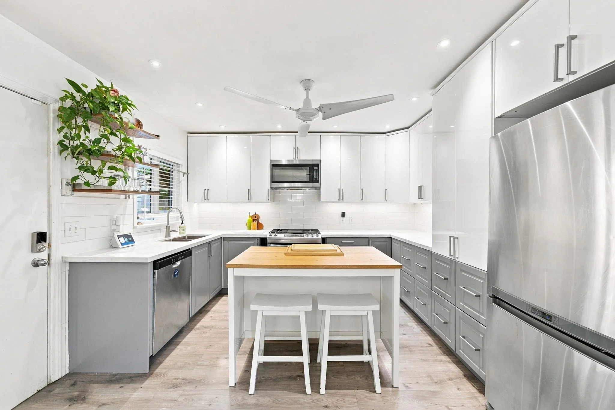 300 E 25th Street