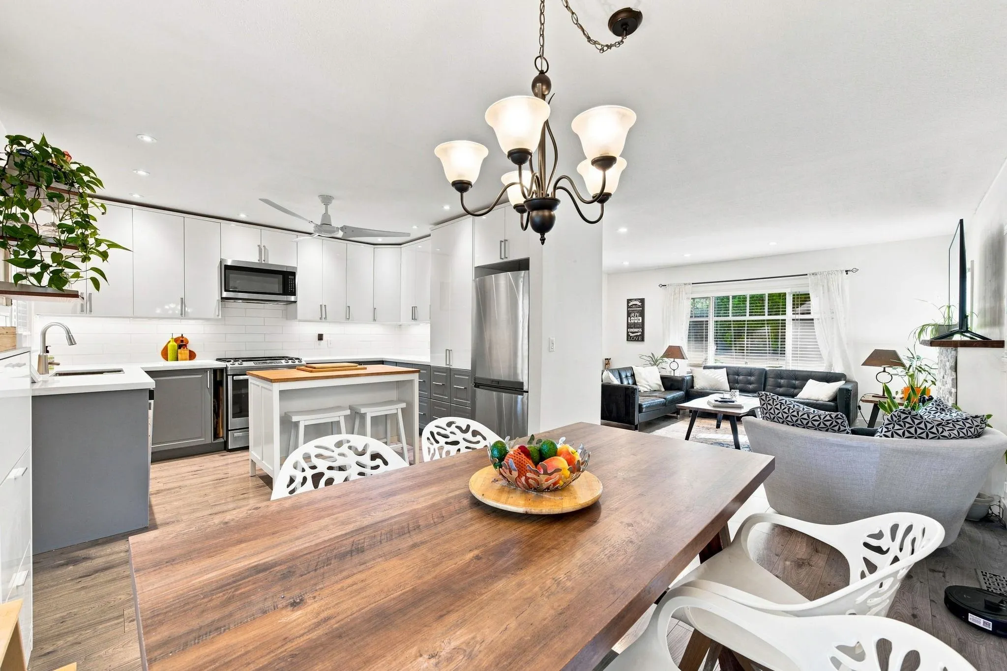 300 E 25th Street