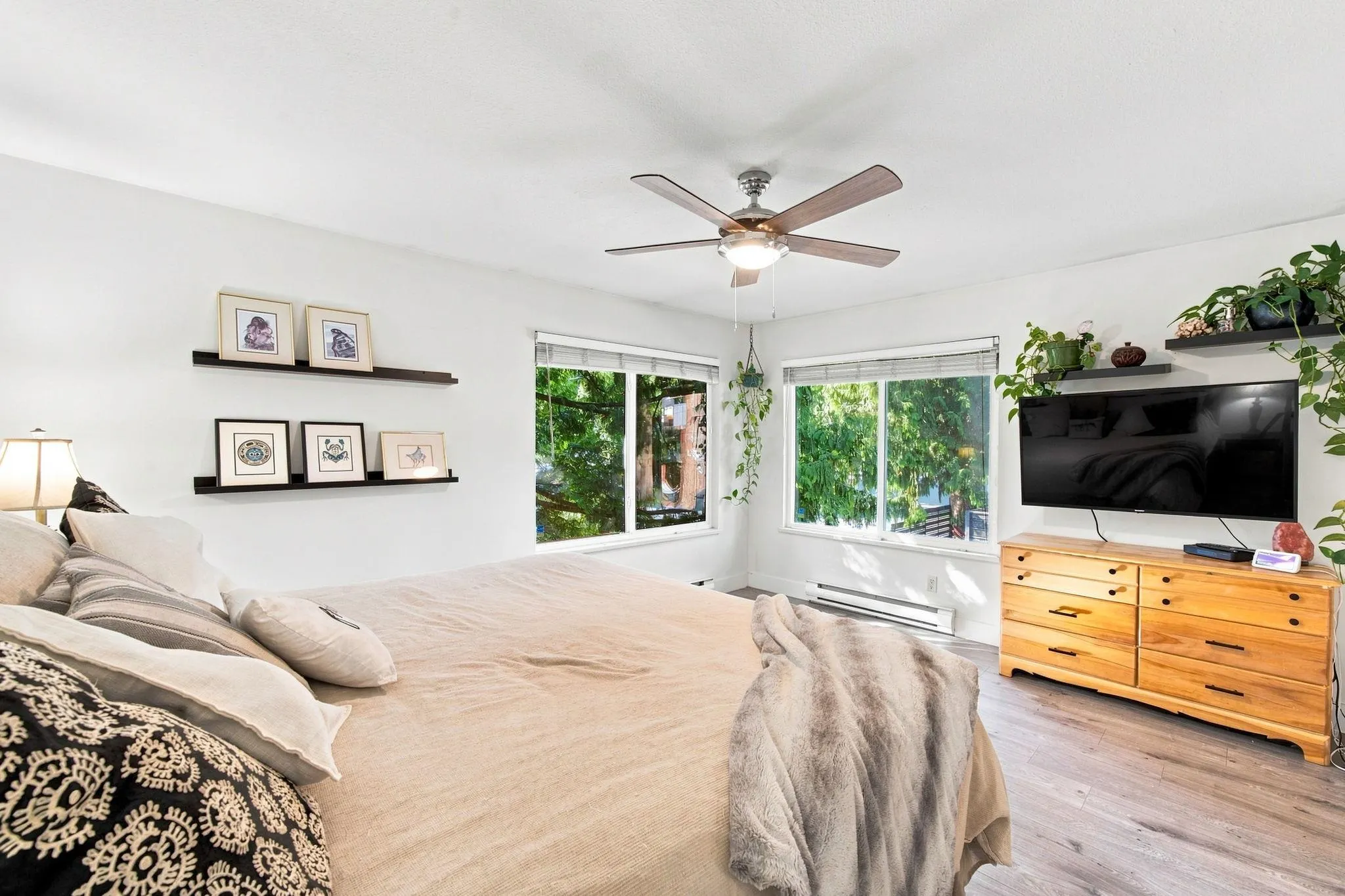 300 E 25th Street