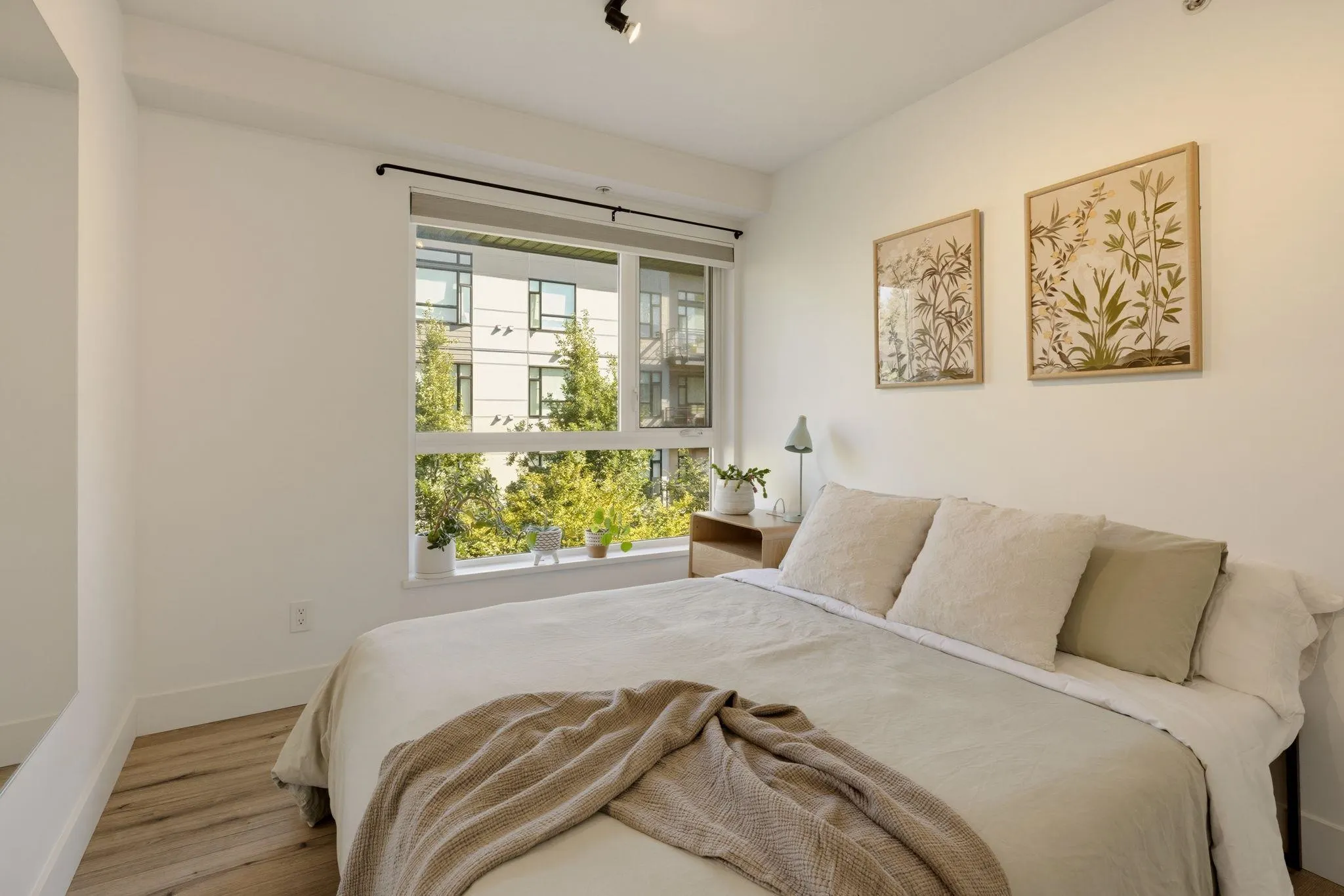 735 W 15th Street #234