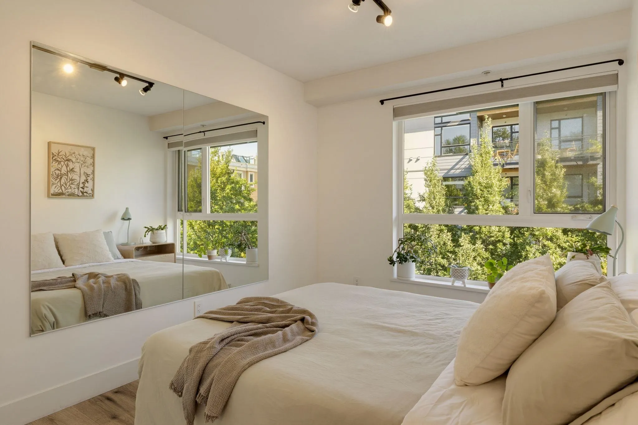 735 W 15th Street #234