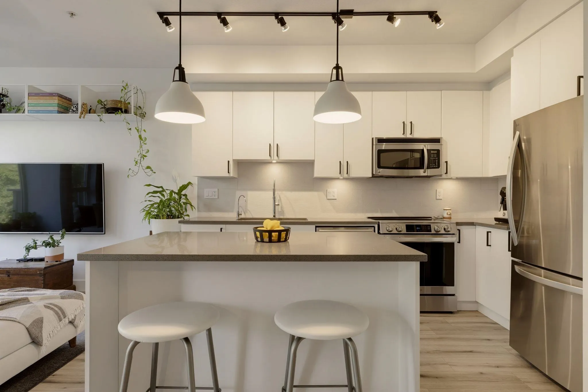 735 W 15th Street #234