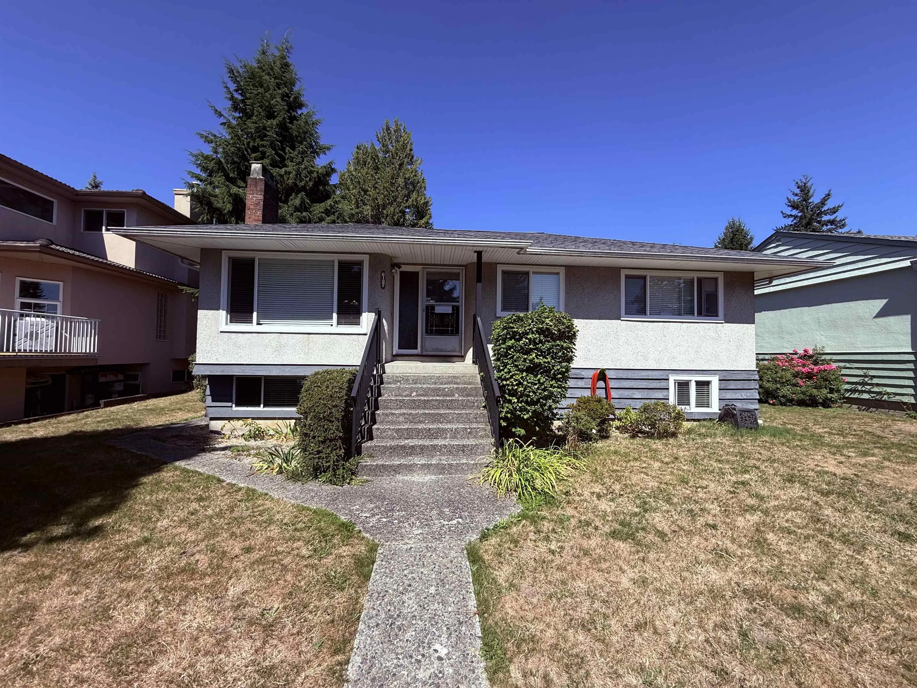 6127 Buchanan Street
