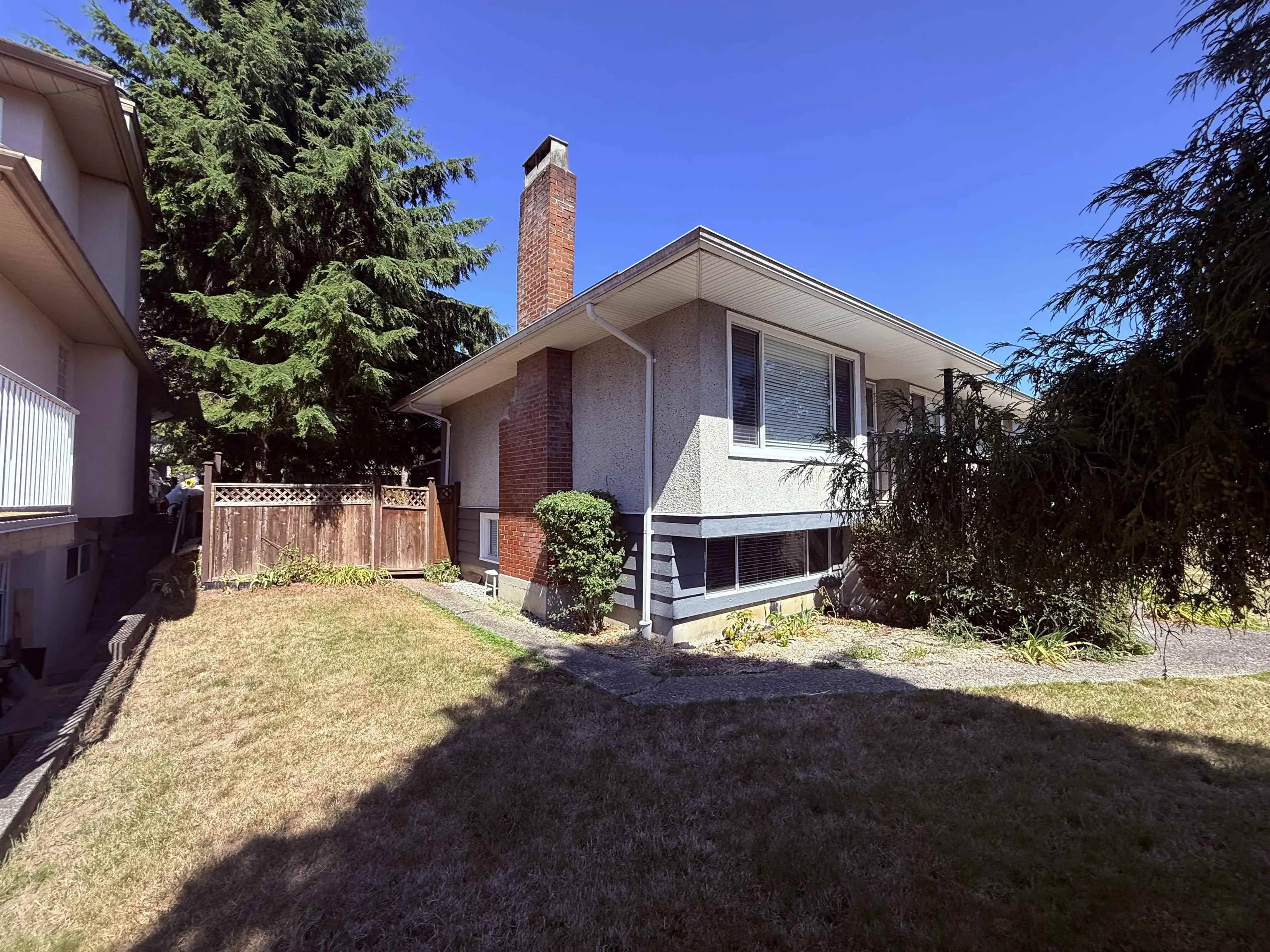 6127 Buchanan Street