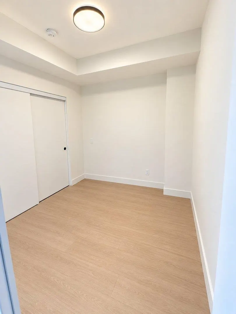 422 E 3rd Street #558